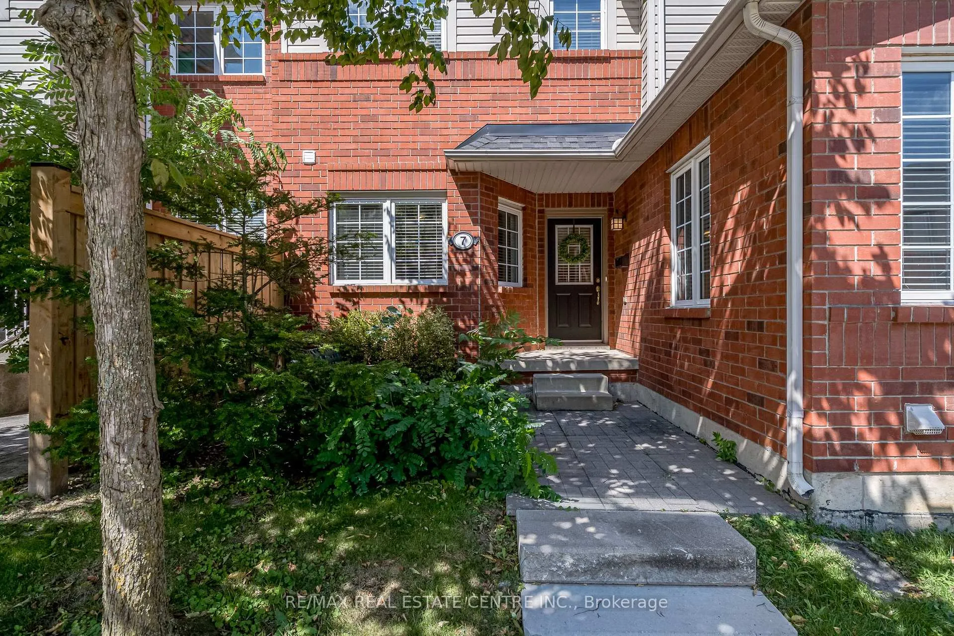 Photo 2 of Unit 7, 100 Beddoe Drive, Hamilton, Chedoke Park — HOMEH