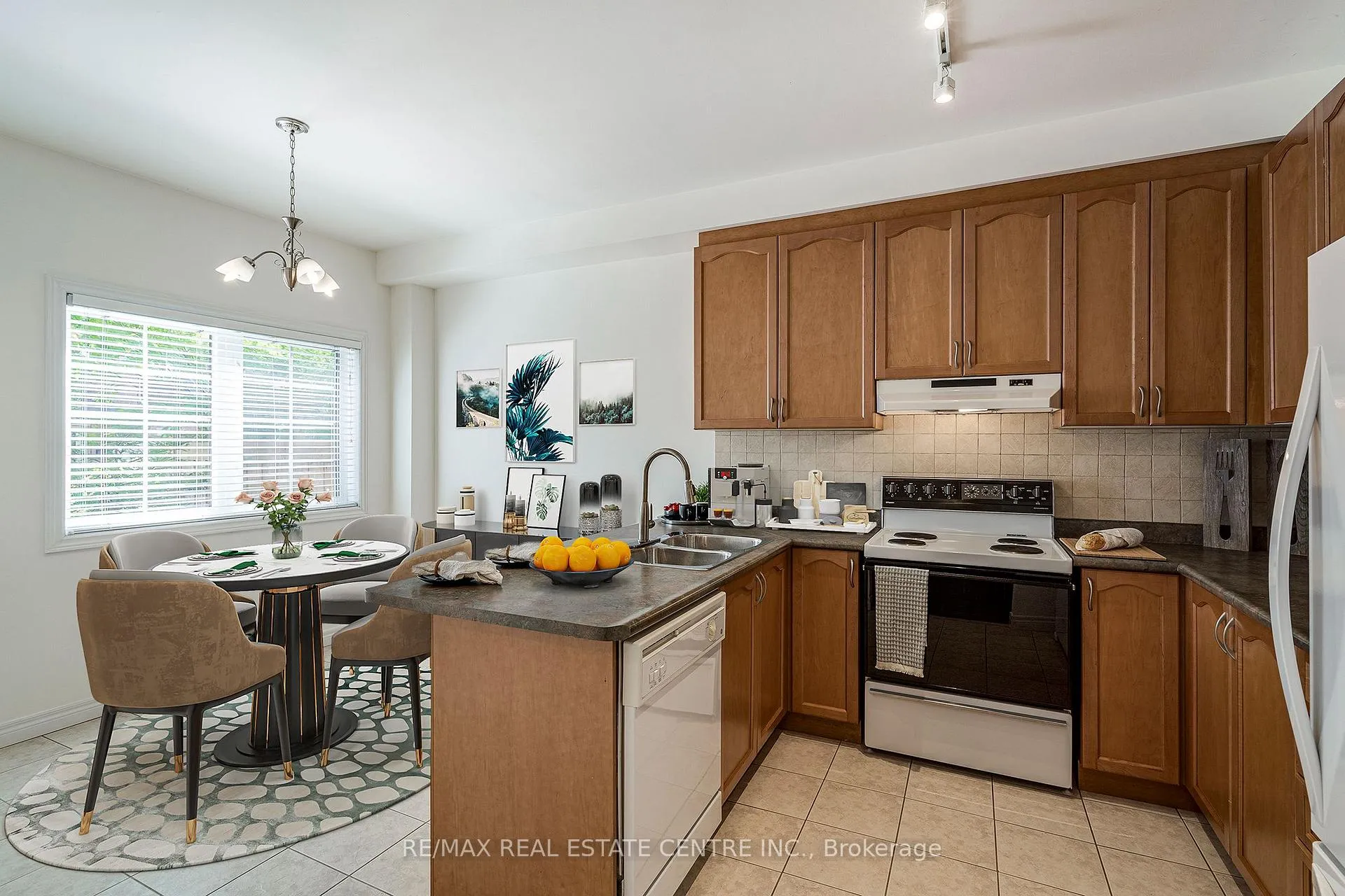 Photo 11 of Unit 7, 100 Beddoe Drive, Hamilton, Chedoke Park — HOMEH