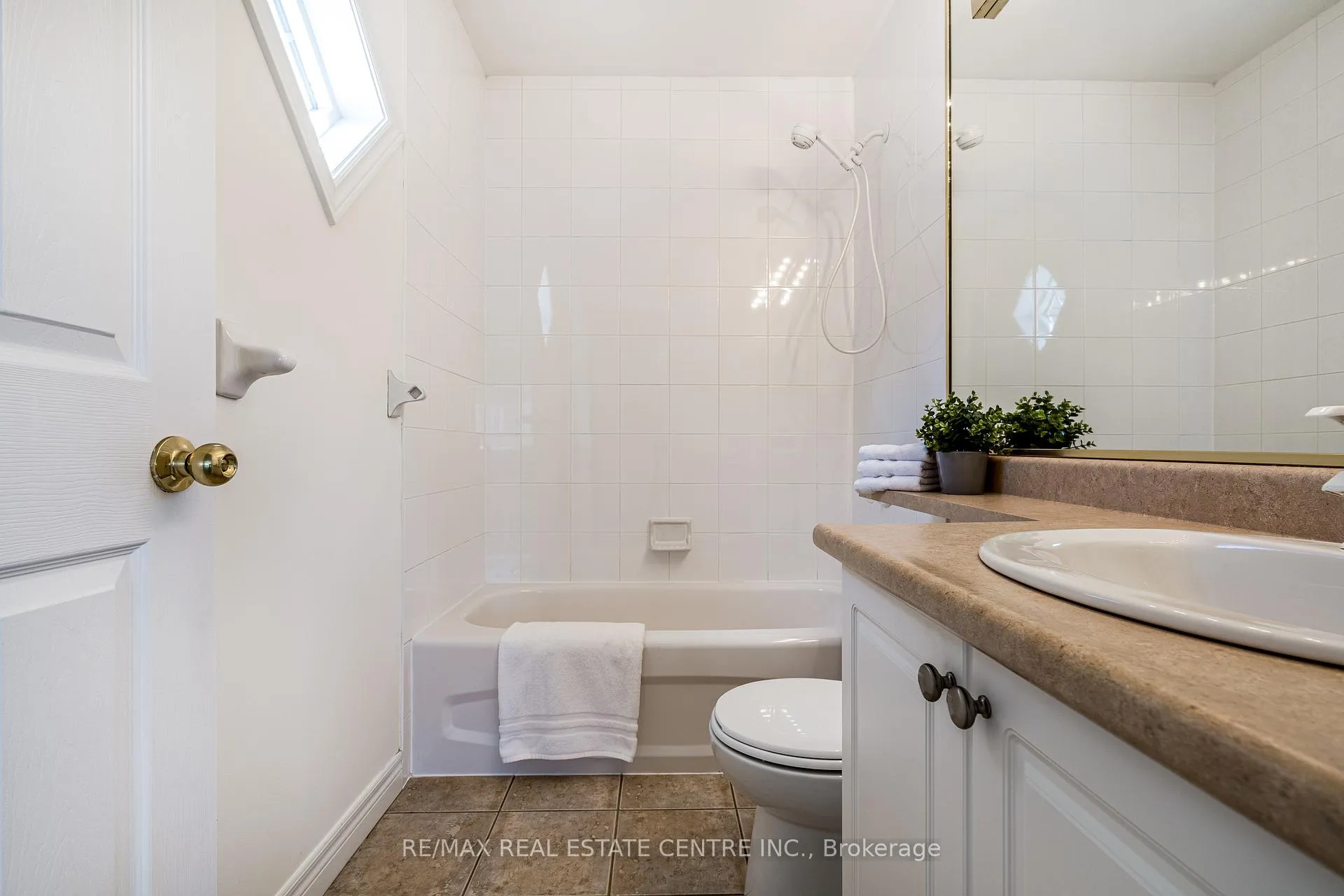 Photo 14 of Unit 7, 100 Beddoe Drive, Hamilton, Chedoke Park — HOMEH