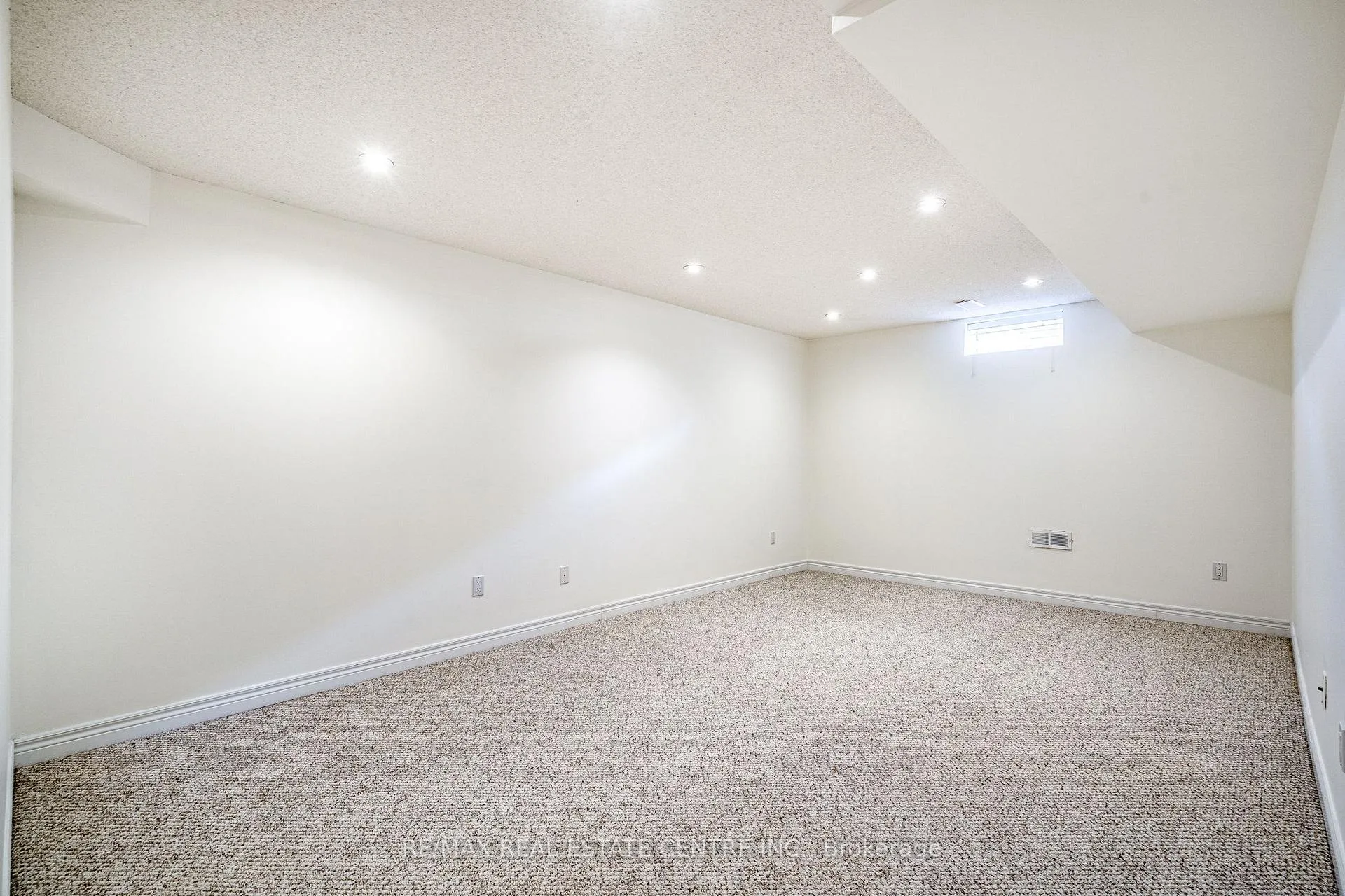 Photo 16 of Unit 7, 100 Beddoe Drive, Hamilton, Chedoke Park — HOMEH