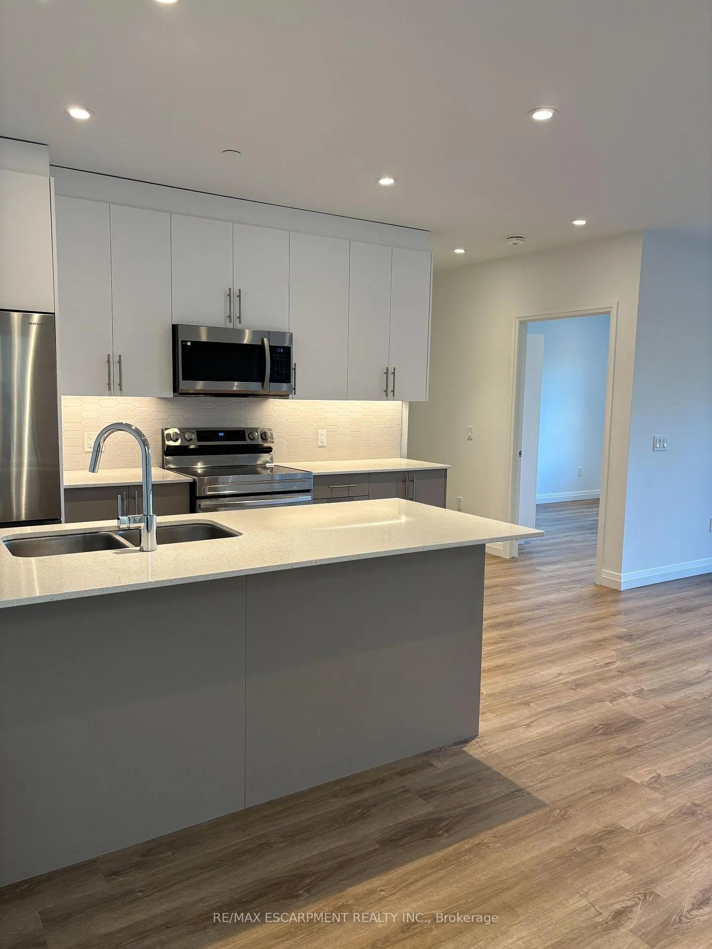 Photo 7 of Unit 625, 525 New Dundee Road, Kitchener, Doon South — HOMEH