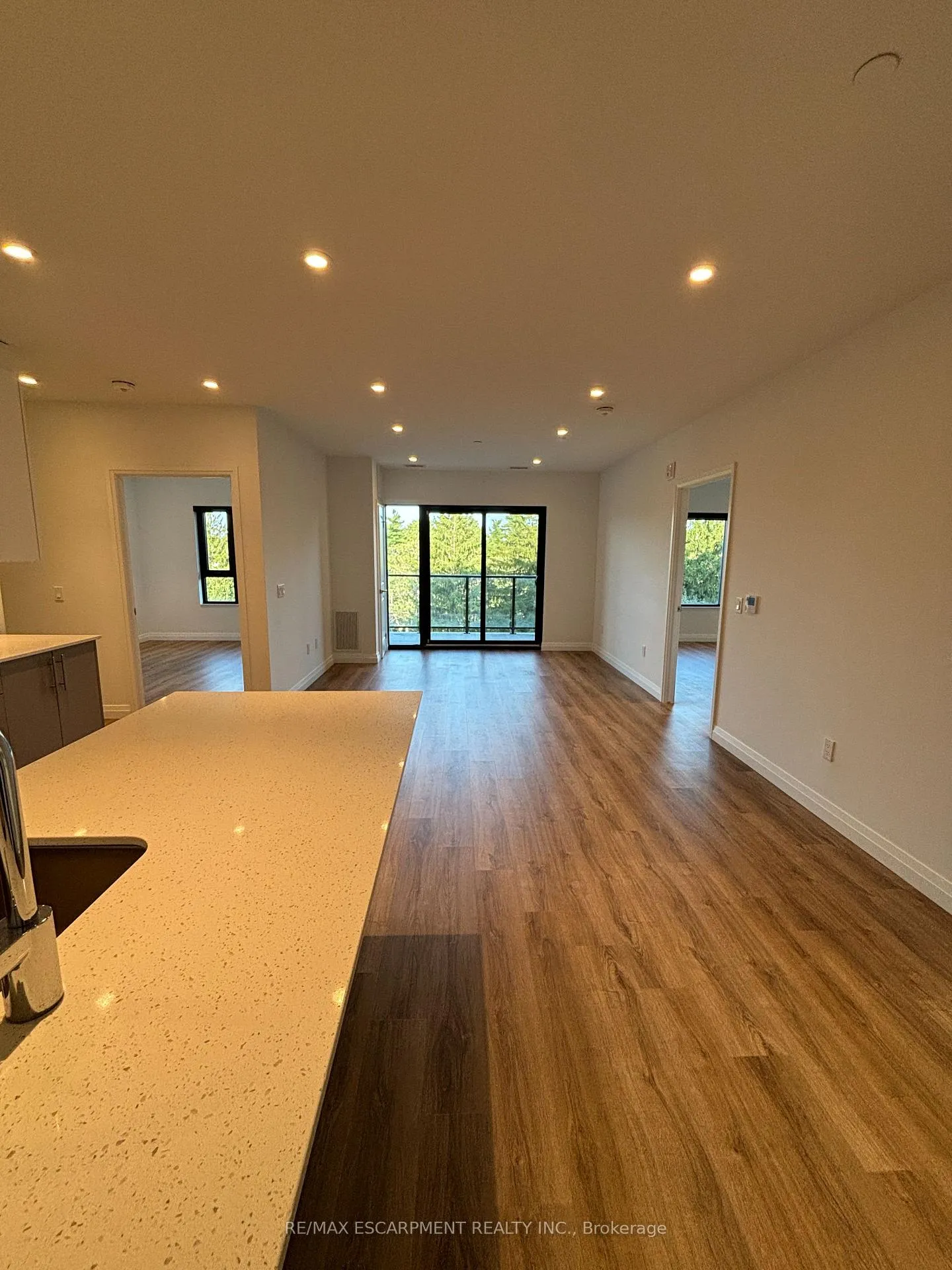 Photo 8 of Unit 625, 525 New Dundee Road, Kitchener, Doon South — HOMEH
