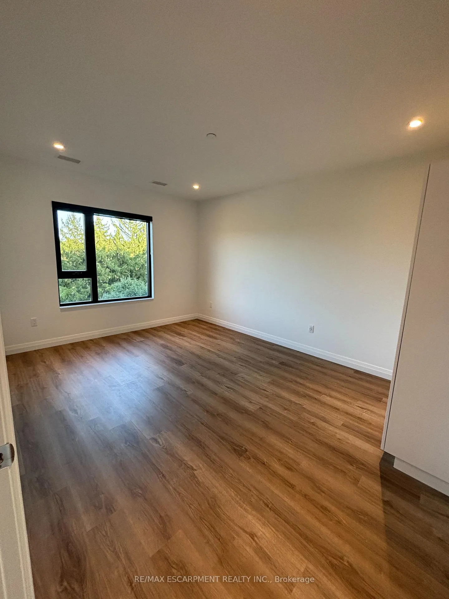Photo 13 of Unit 625, 525 New Dundee Road, Kitchener, Doon South — HOMEH