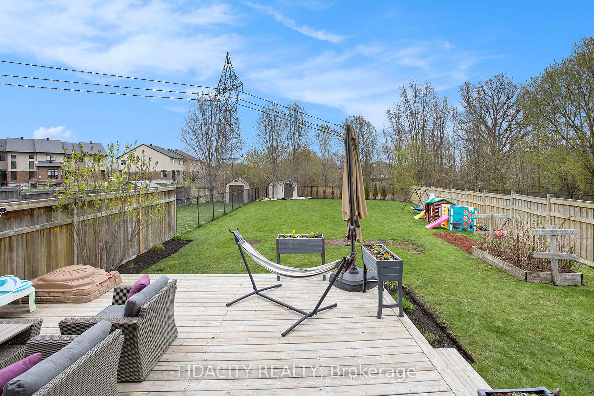 Photo 3 of 670 Whitecliffs Avenue, Ottawa, Riverside South — HOMEH