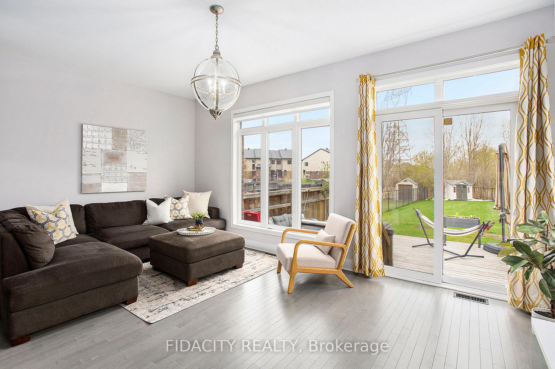 Photo 5 of 670 Whitecliffs Avenue, Ottawa, Riverside South — HOMEH