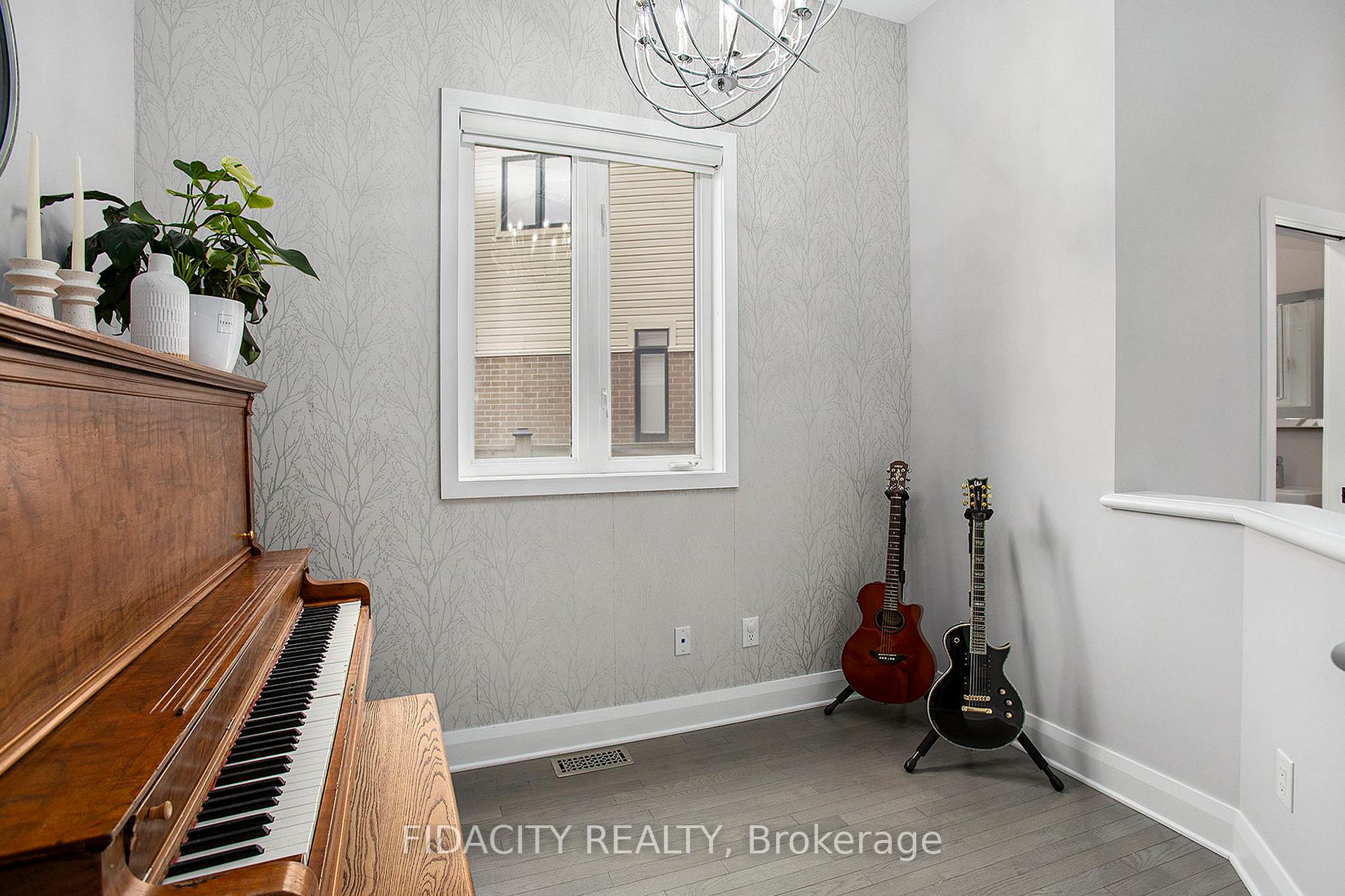 Photo 13 of 670 Whitecliffs Avenue, Ottawa, Riverside South — HOMEH