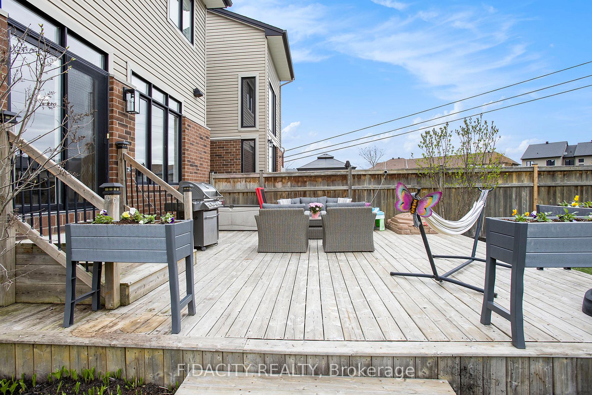 Photo 30 of 670 Whitecliffs Avenue, Ottawa, Riverside South — HOMEH