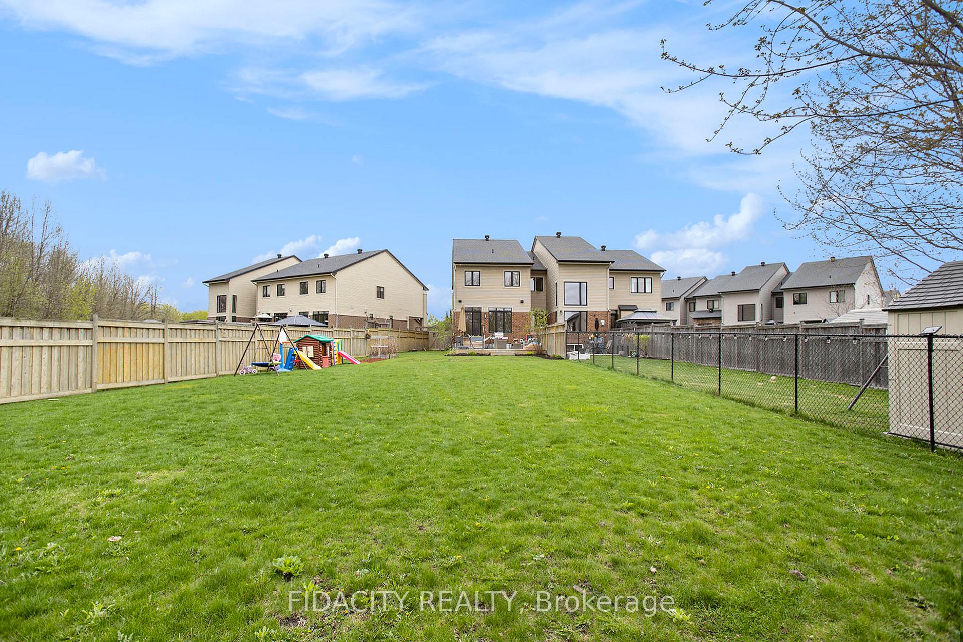 Photo 33 of 670 Whitecliffs Avenue, Ottawa, Riverside South — HOMEH