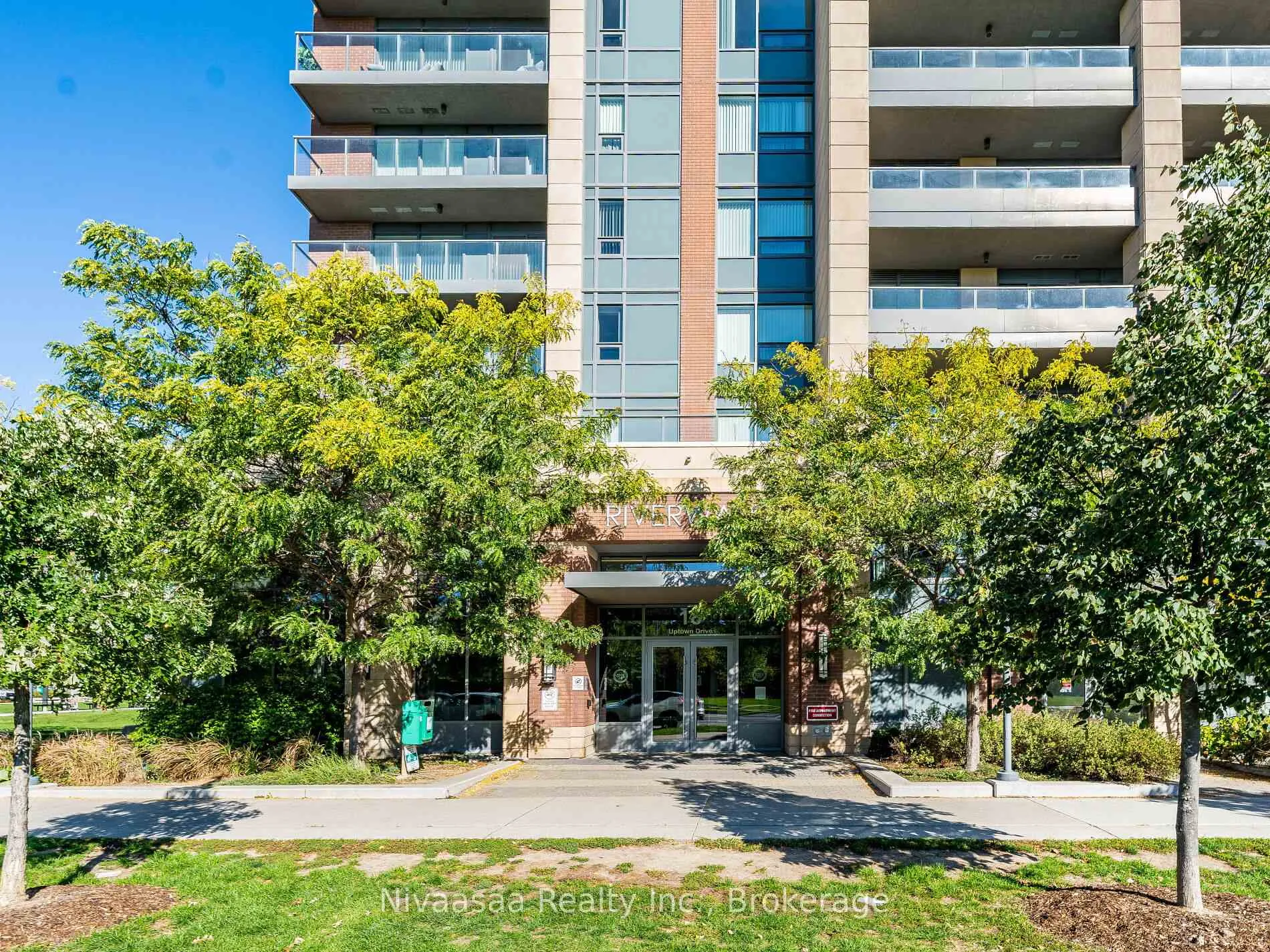 Photo 4 of Unit 820, 18 Uptown Drive, Markham, Unionville — HOMEH