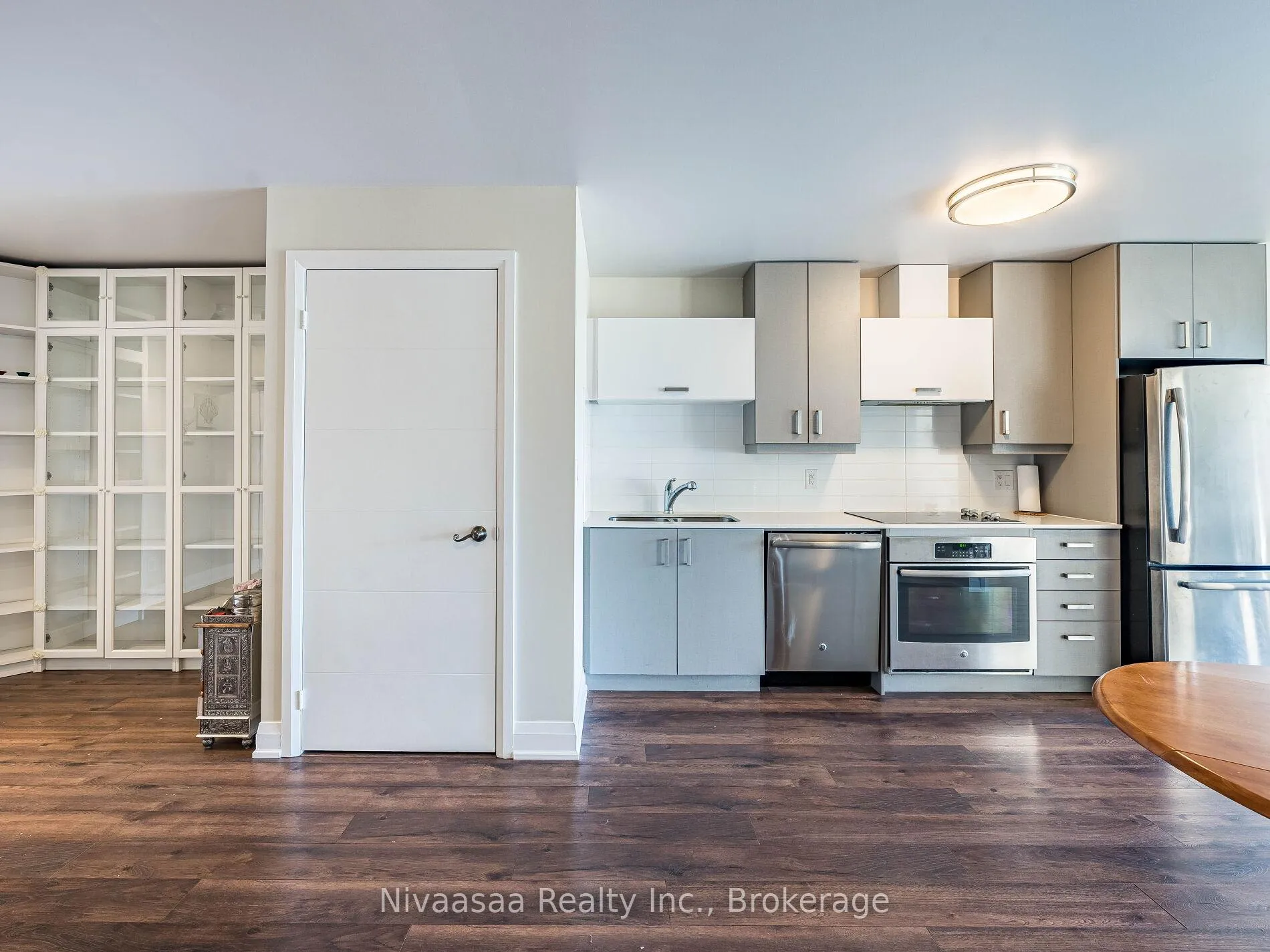 Photo 8 of Unit 820, 18 Uptown Drive, Markham, Unionville — HOMEH