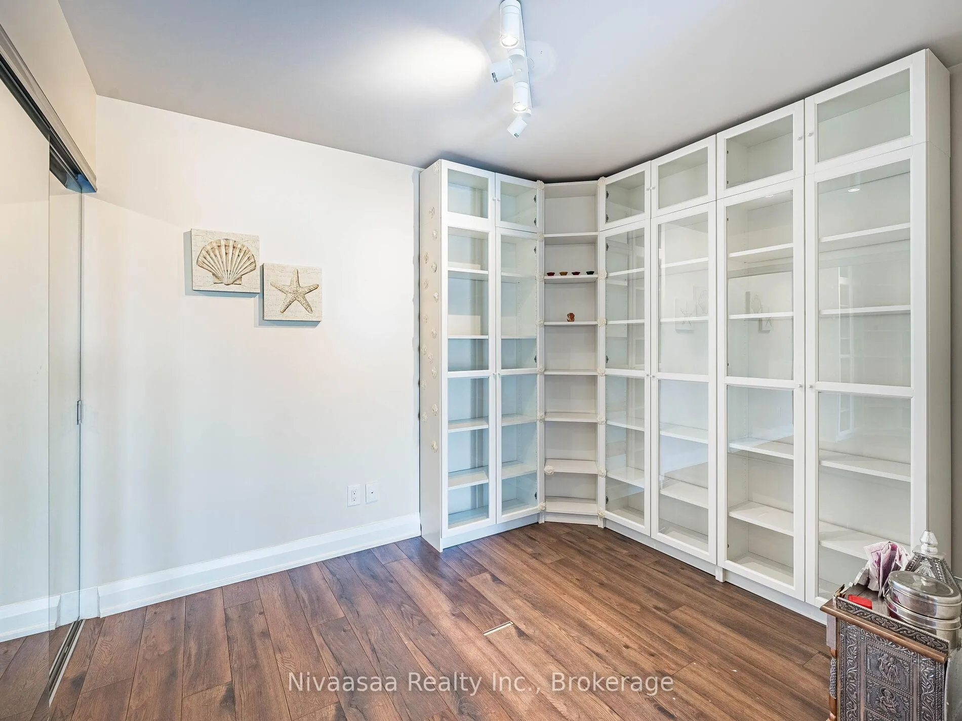 Photo 18 of Unit 820, 18 Uptown Drive, Markham, Unionville — HOMEH