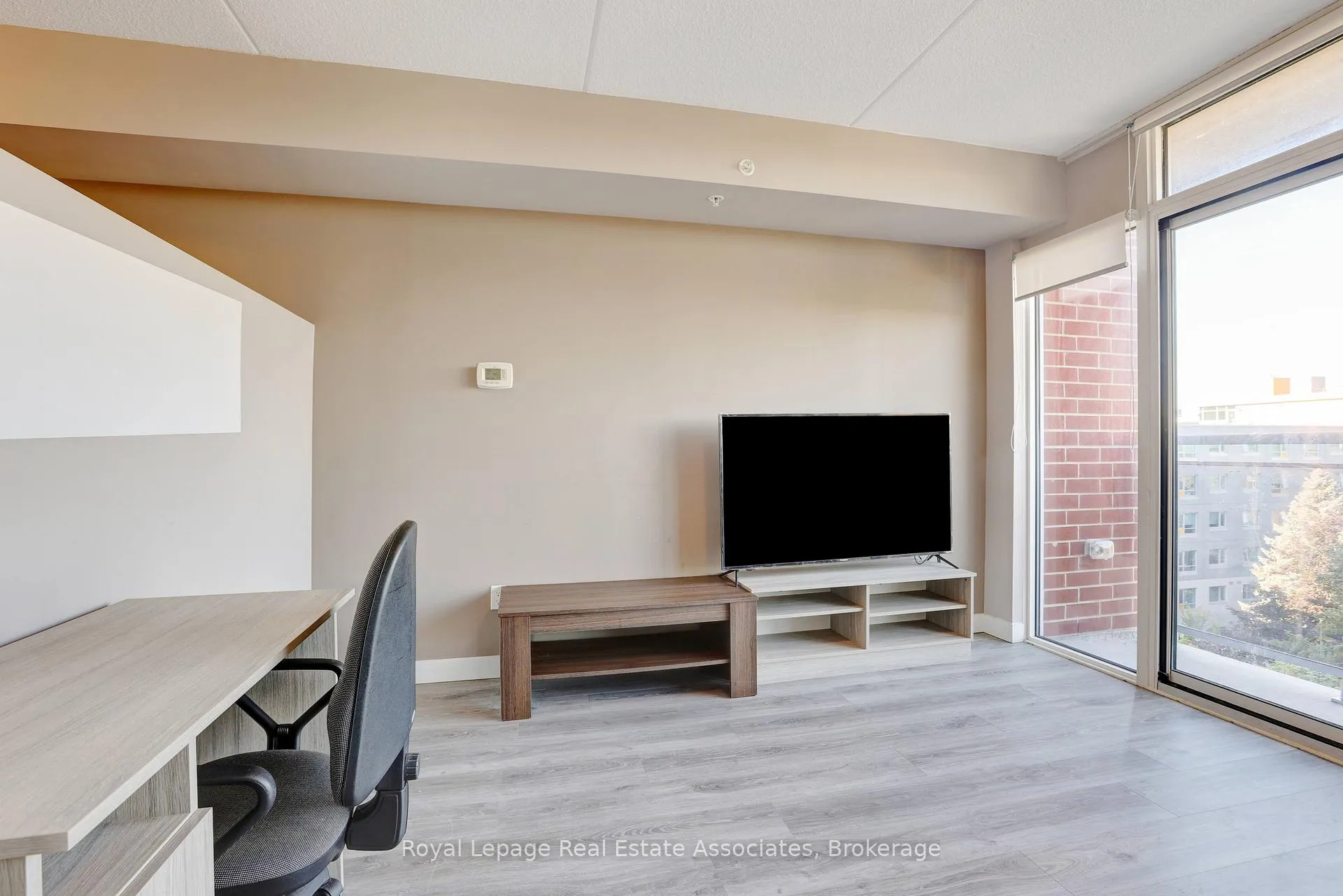 Photo 3 of Unit 625, 308 Lester Street, Waterloo, Beechwood/University — HOMEH