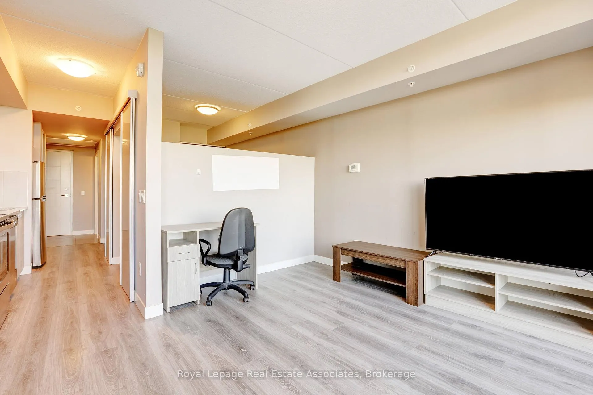 Photo 4 of Unit 625, 308 Lester Street, Waterloo, Beechwood/University — HOMEH