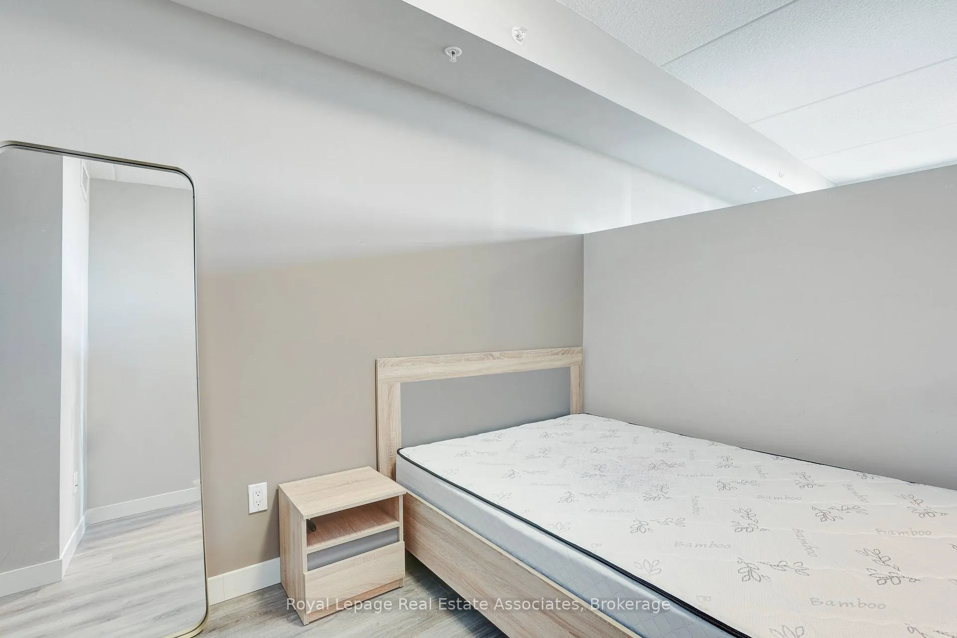 Photo 9 of Unit 625, 308 Lester Street, Waterloo, Beechwood/University — HOMEH