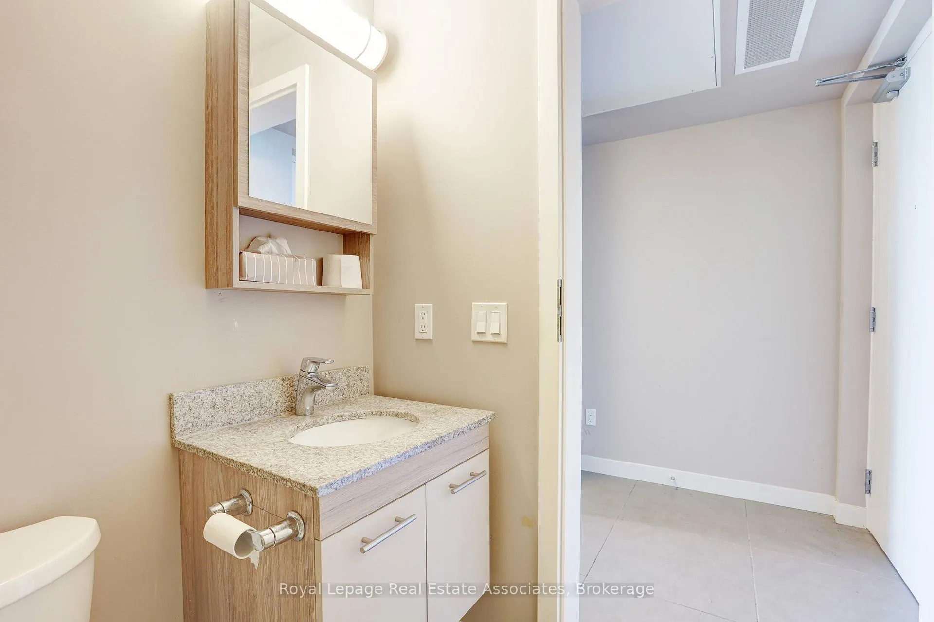 Photo 11 of Unit 625, 308 Lester Street, Waterloo, Beechwood/University — HOMEH