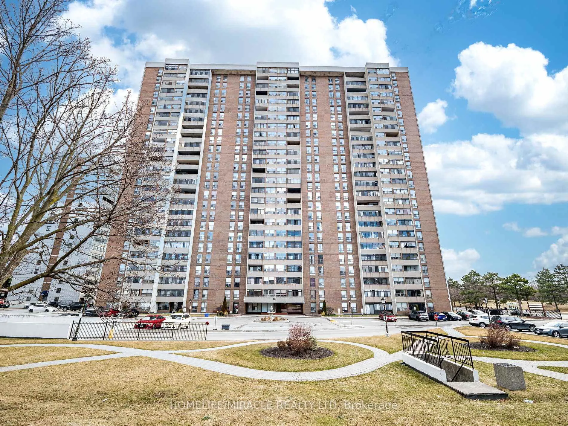 Front of Unit 1208, 18 Knightbridge Road