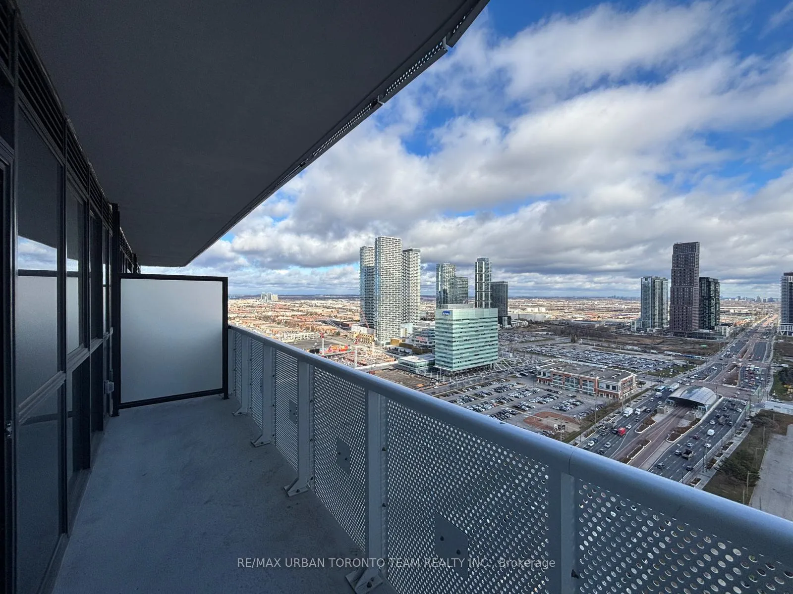 Photo 5 of Unit 3108, 8 Interchange Way, Vaughan, Vaughan Corporate Centre — HOMEH