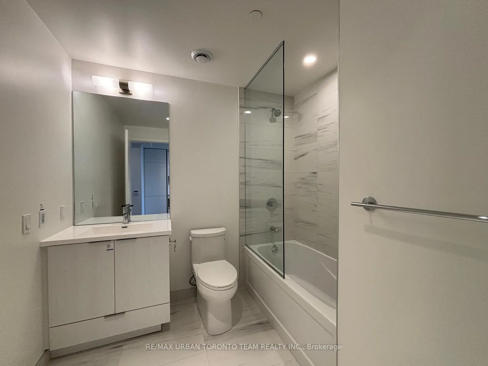 Photo 6 of Unit 3108, 8 Interchange Way, Vaughan, Vaughan Corporate Centre — HOMEH