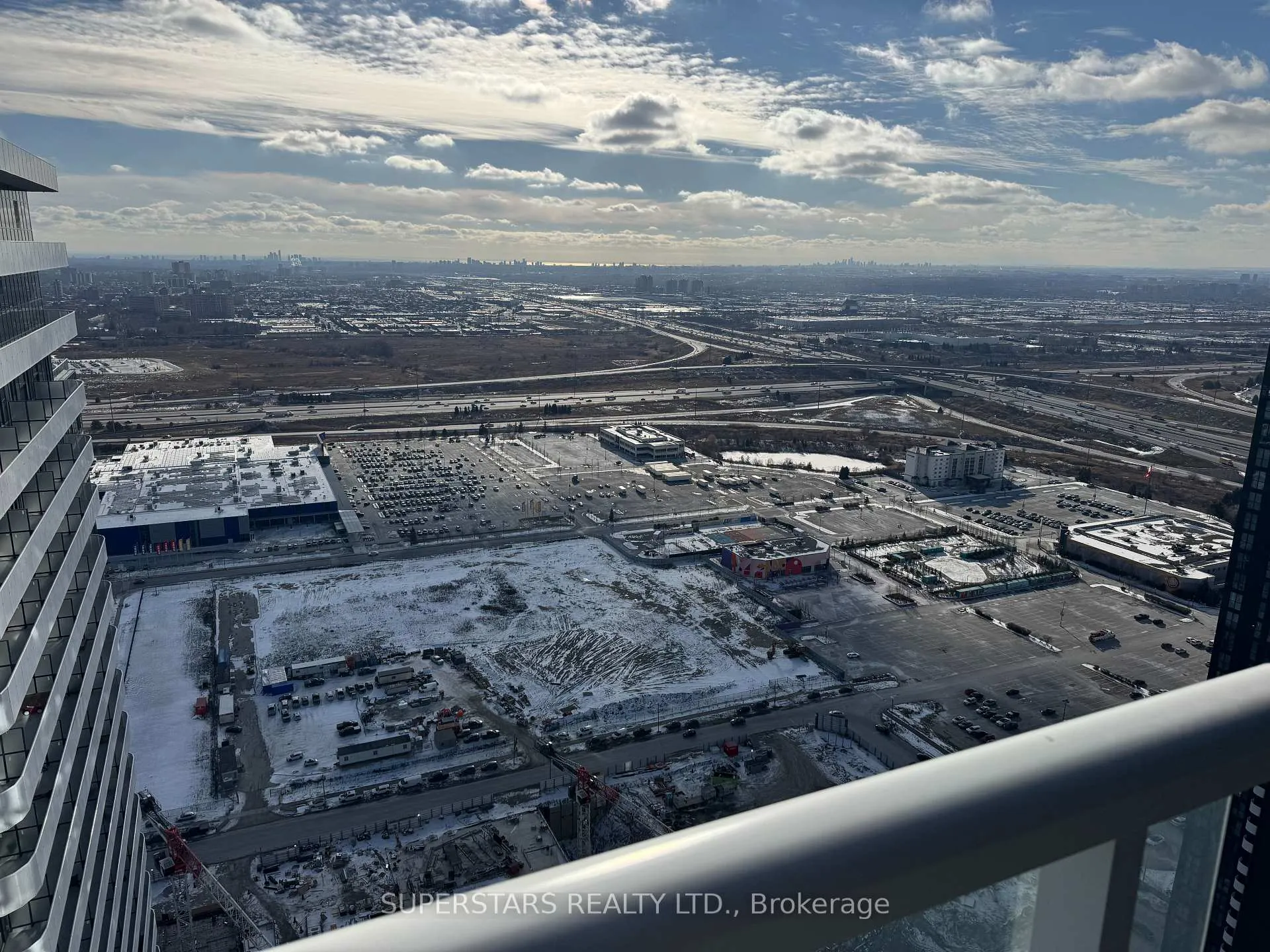 Photo 4 of Unit 4809, 8 Interchange Way, Vaughan, Vaughan Corporate Centre — HOMEH