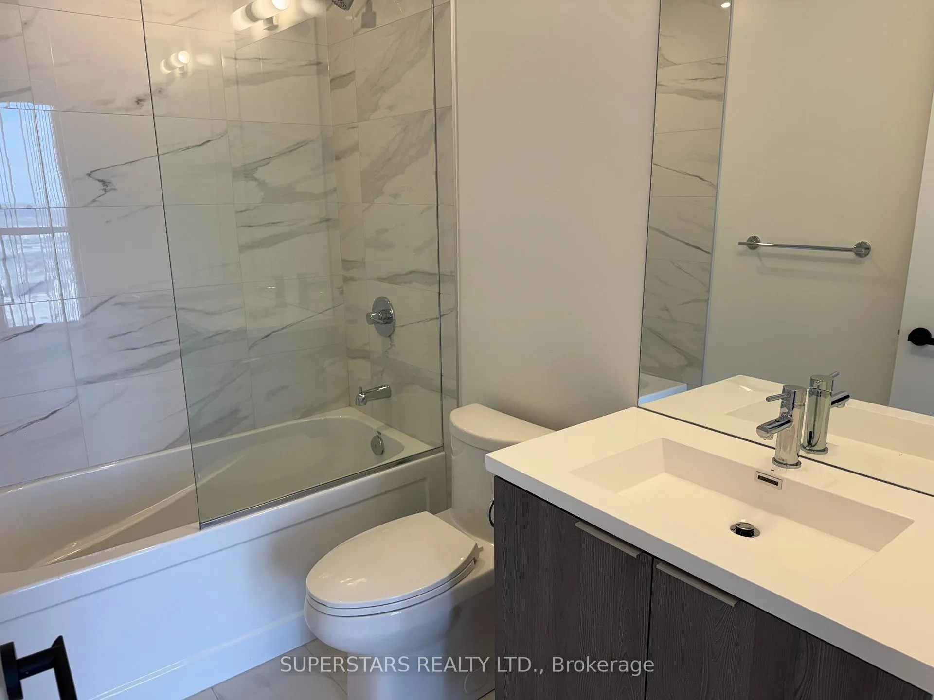 Photo 6 of Unit 4809, 8 Interchange Way, Vaughan, Vaughan Corporate Centre — HOMEH
