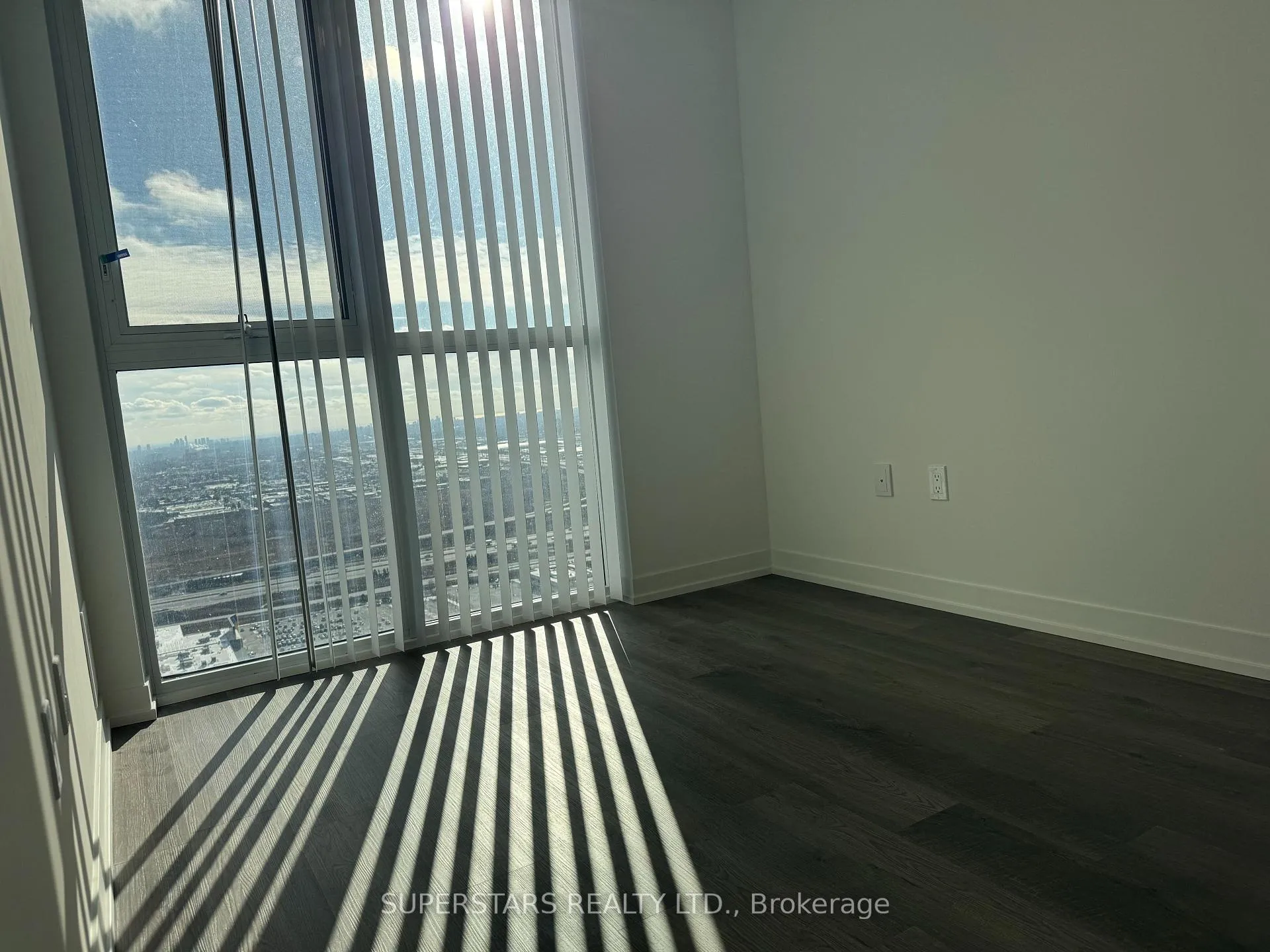 Photo 7 of Unit 4809, 8 Interchange Way, Vaughan, Vaughan Corporate Centre — HOMEH