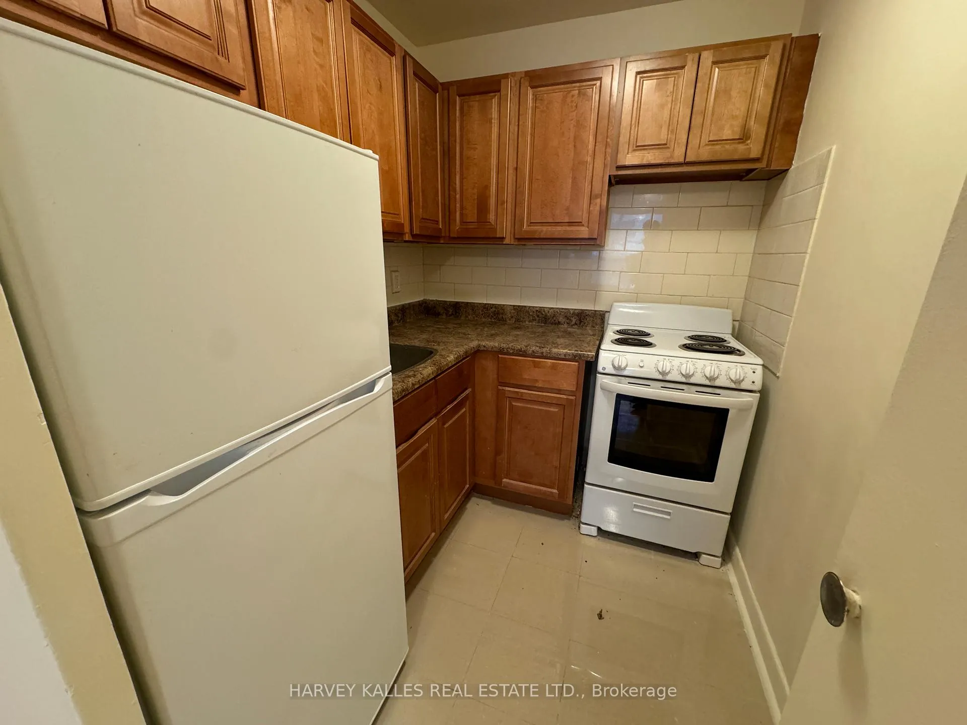 Photo 5 of Unit 501, 51 Gamble Avenue, Toronto, East York — HOMEH