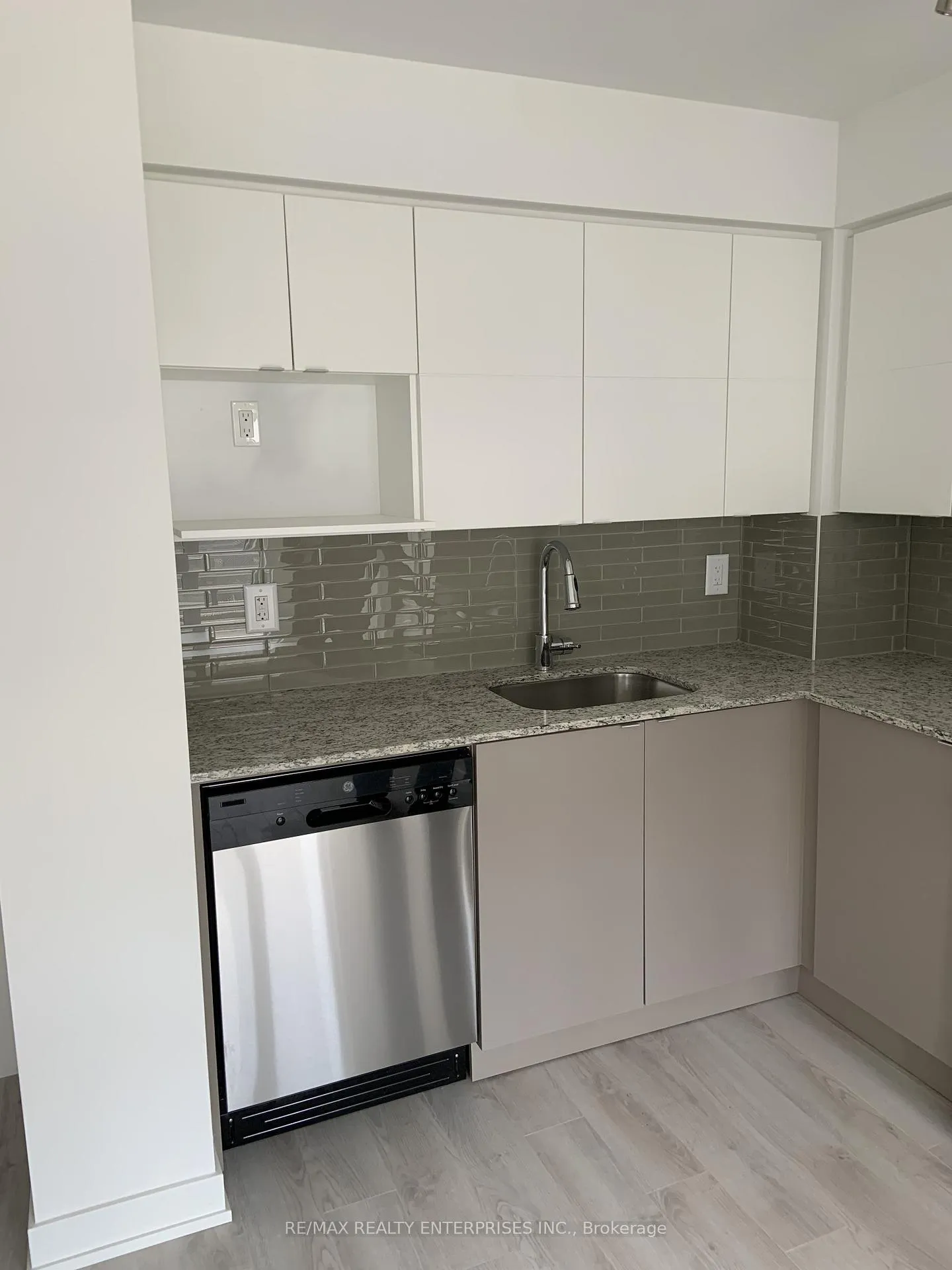 Photo 5 of Unit 503, 120 Varna Drive, Toronto, Englemount-Lawrence — HOMEH