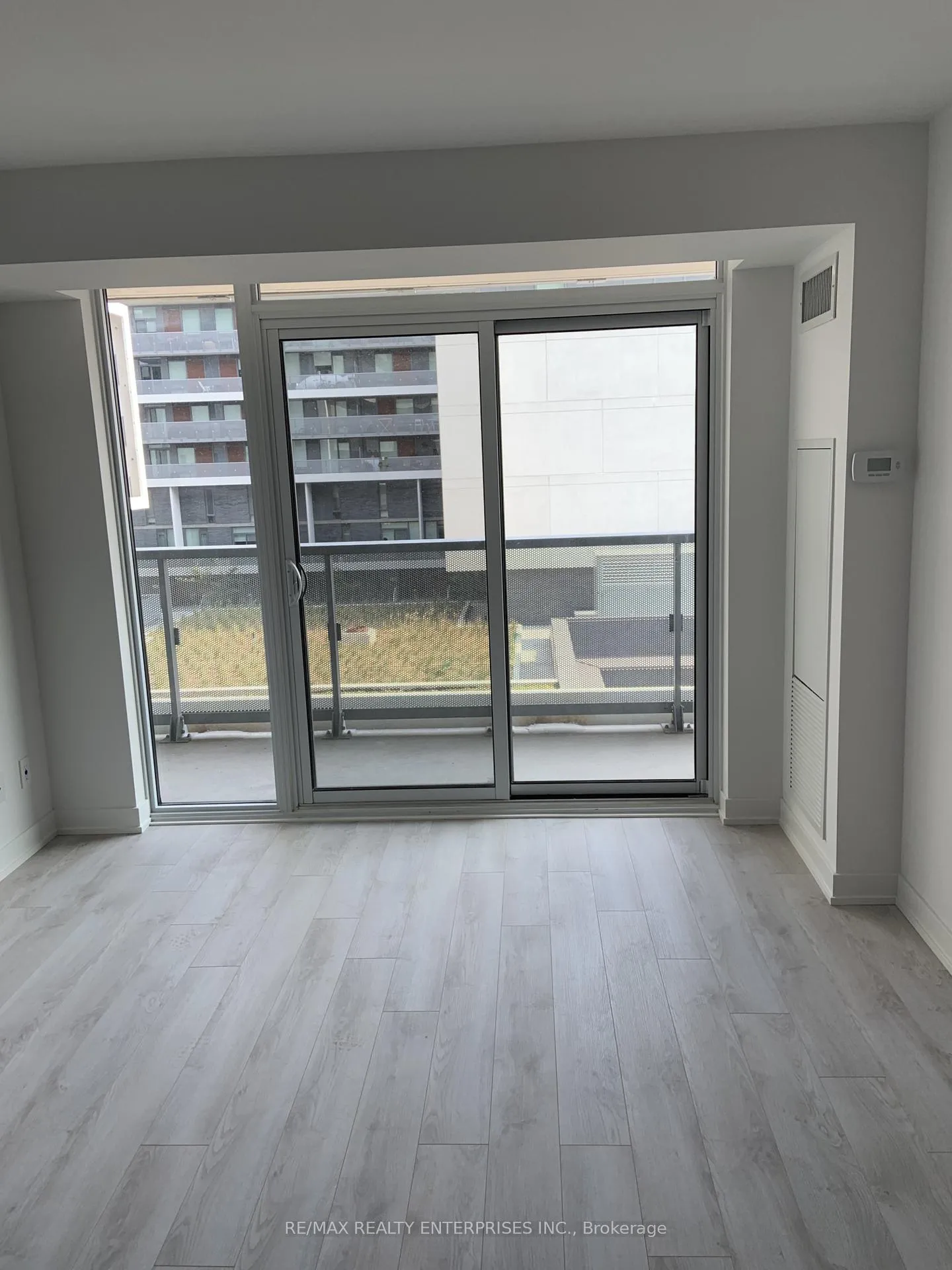 Photo 7 of Unit 503, 120 Varna Drive, Toronto, Englemount-Lawrence — HOMEH