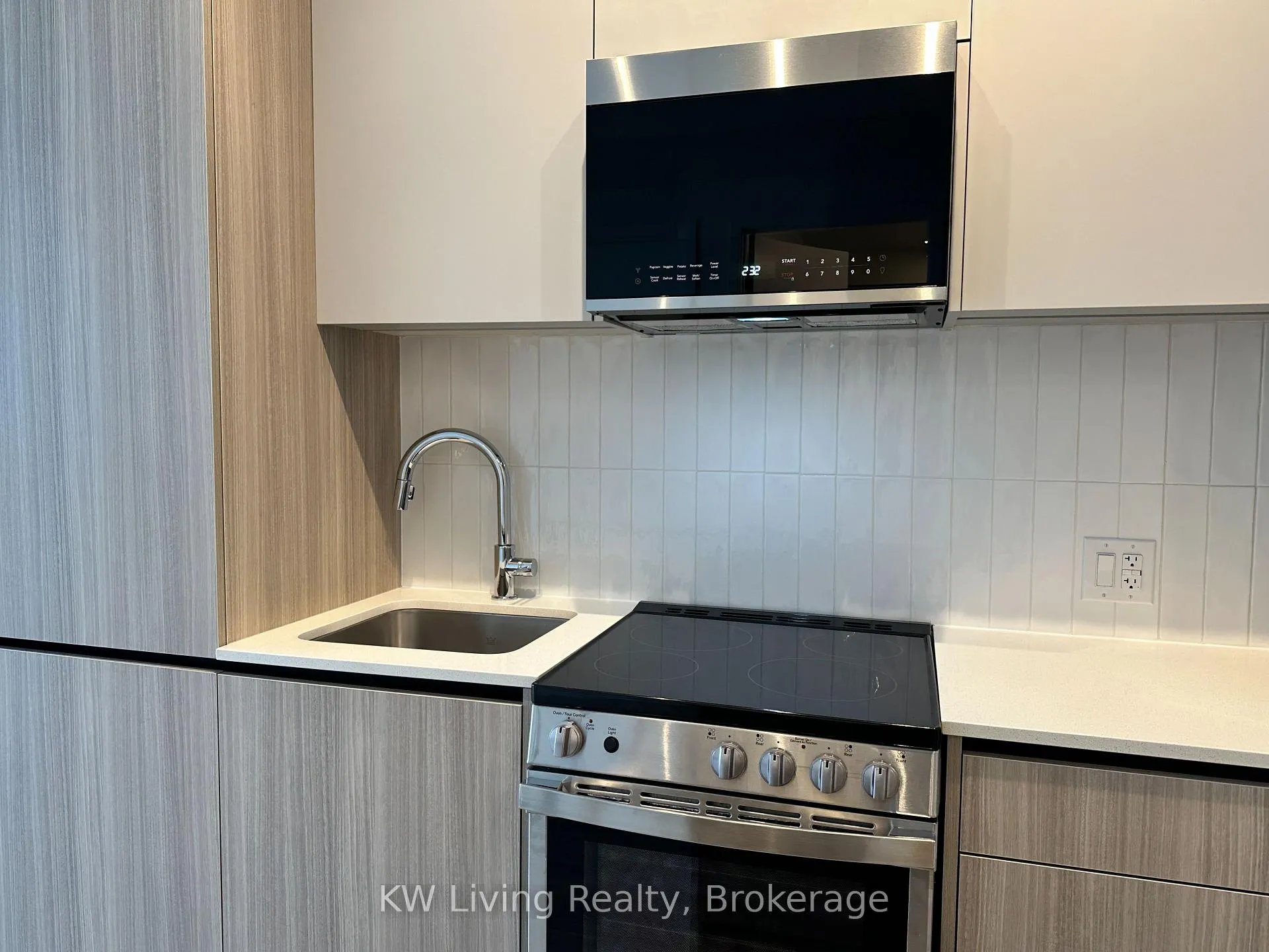 Photo 4 of Unit 516, 20 All Nations Drive, Brampton, Fletcher's Meadow — HOMEH