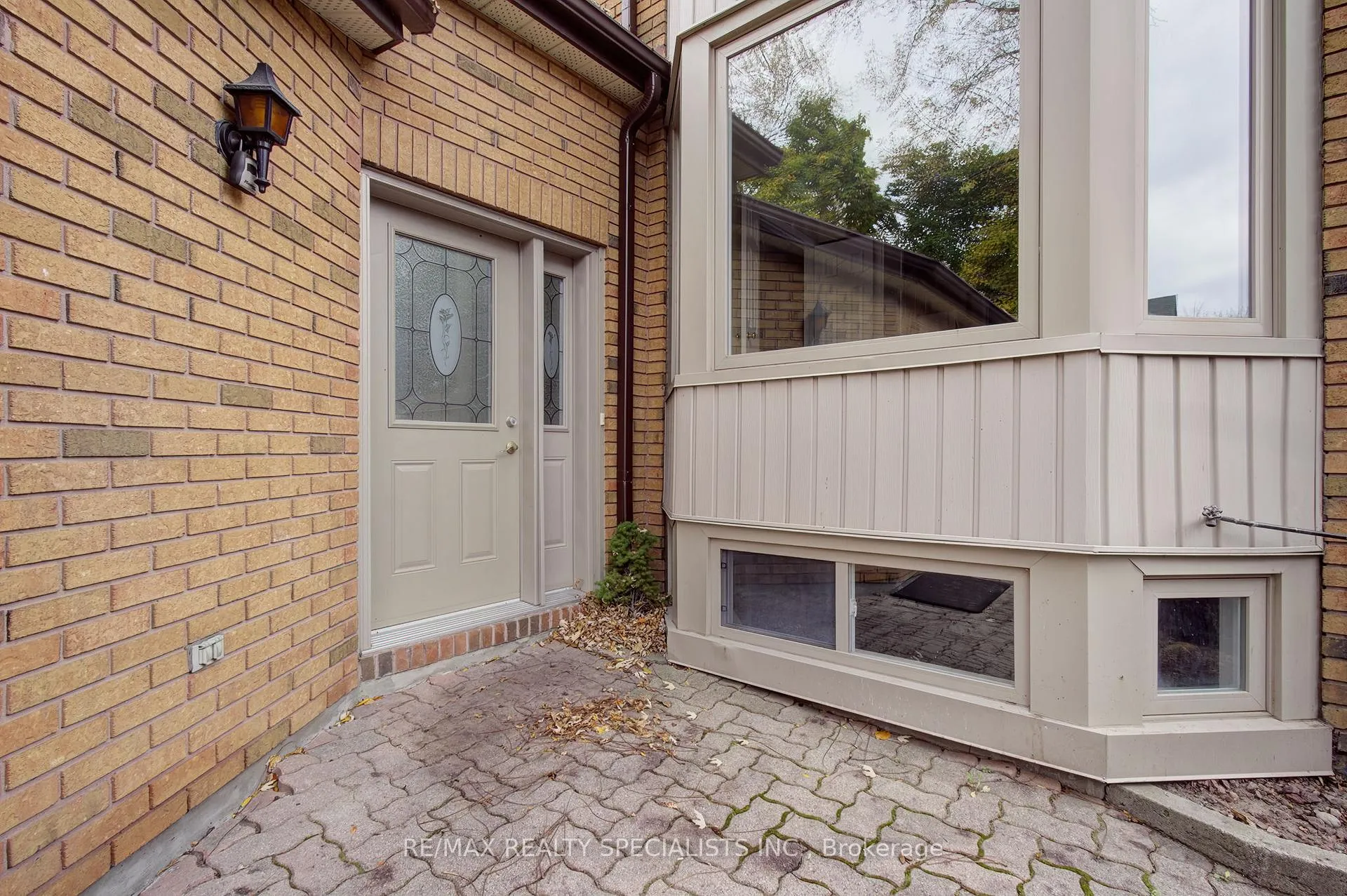 Photo 3 of 51 John Street, Brampton, Downtown Brampton — HOMEH