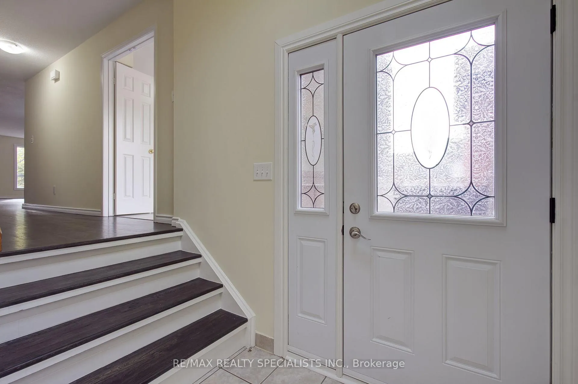 Photo 4 of 51 John Street, Brampton, Downtown Brampton — HOMEH