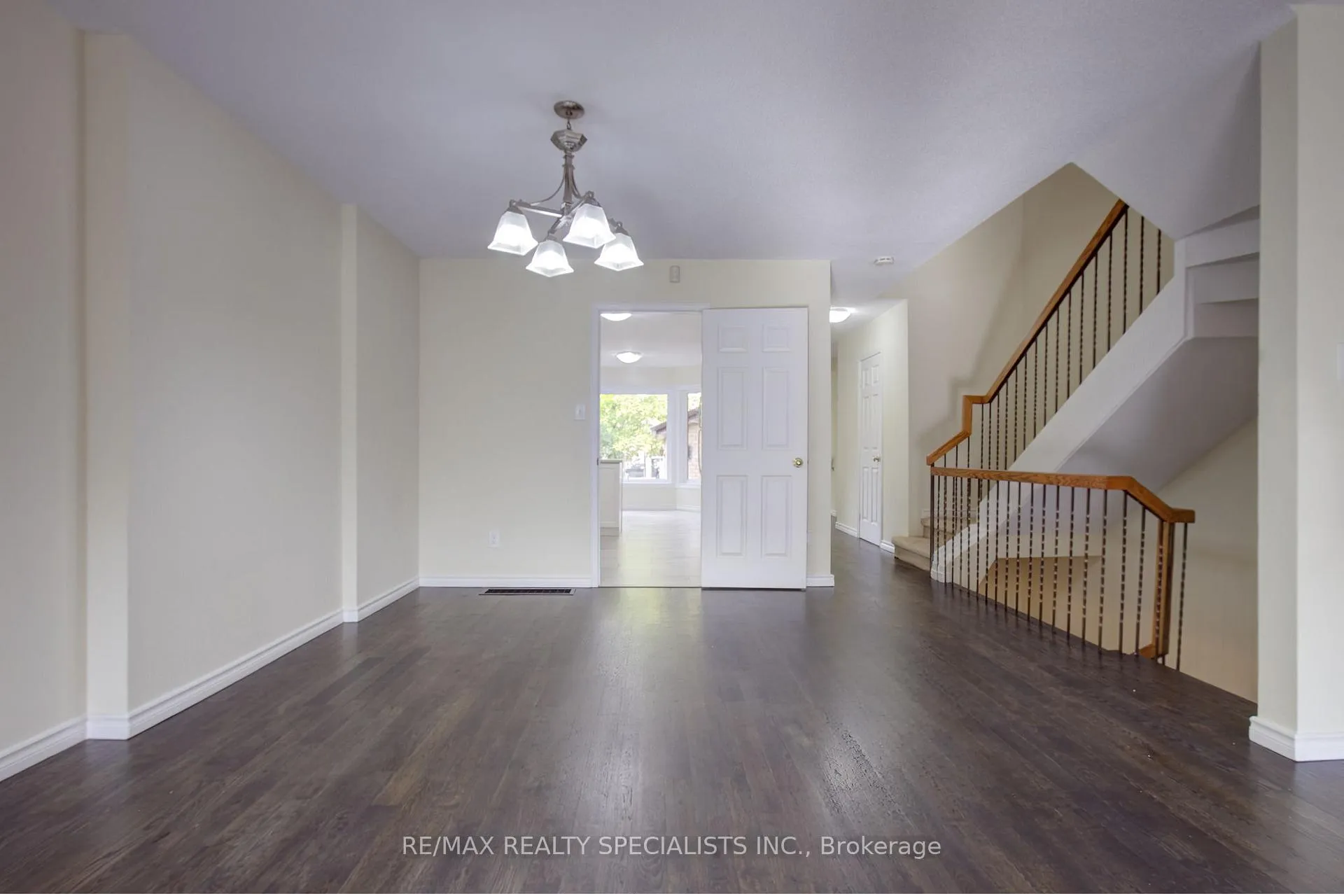 Photo 12 of 51 John Street, Brampton, Downtown Brampton — HOMEH
