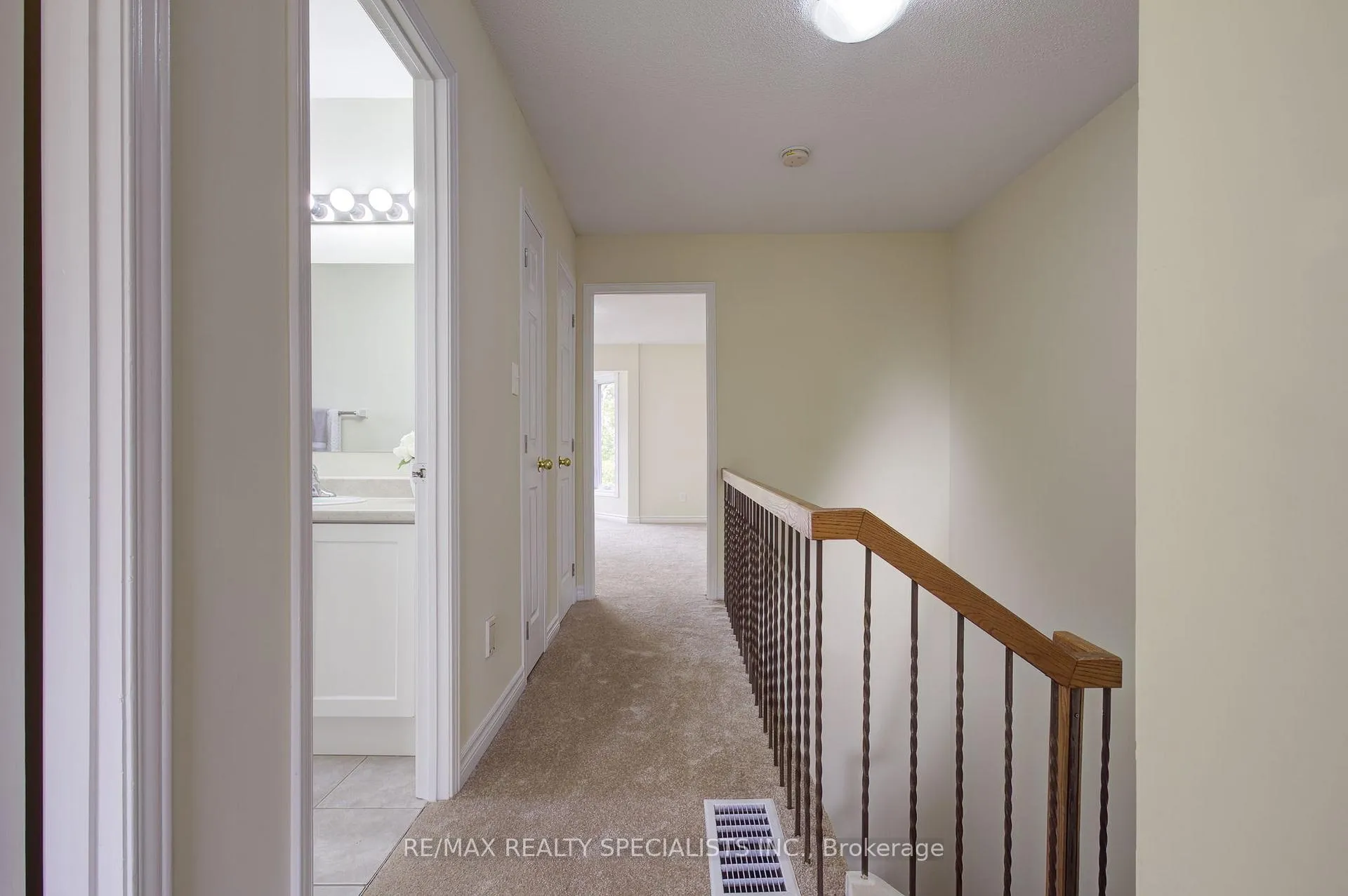 Photo 17 of 51 John Street, Brampton, Downtown Brampton — HOMEH