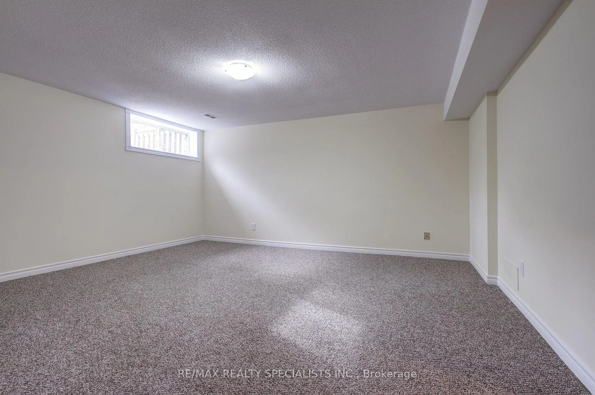 Photo 30 of 51 John Street, Brampton, Downtown Brampton — HOMEH