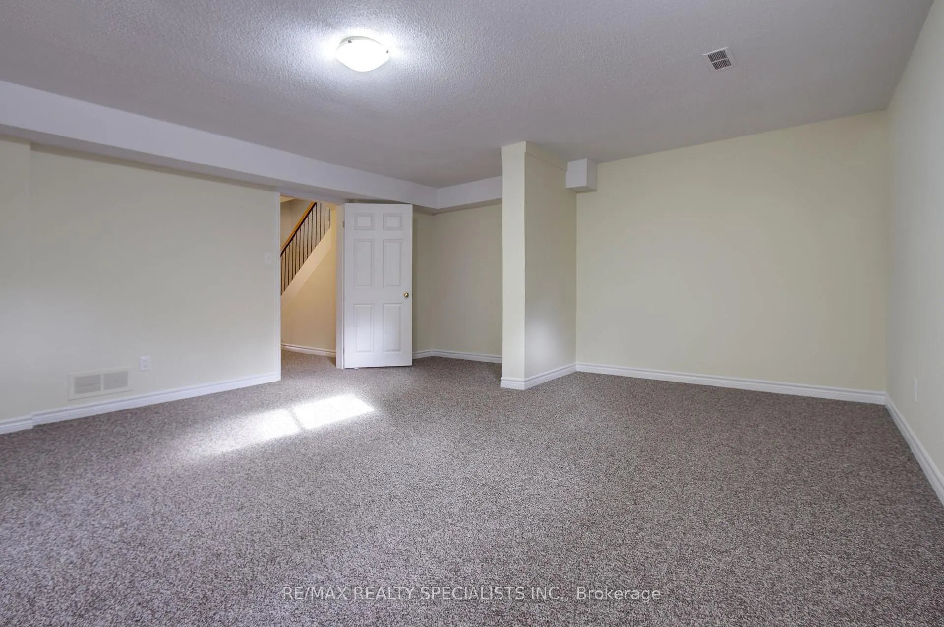 Photo 32 of 51 John Street, Brampton, Downtown Brampton — HOMEH