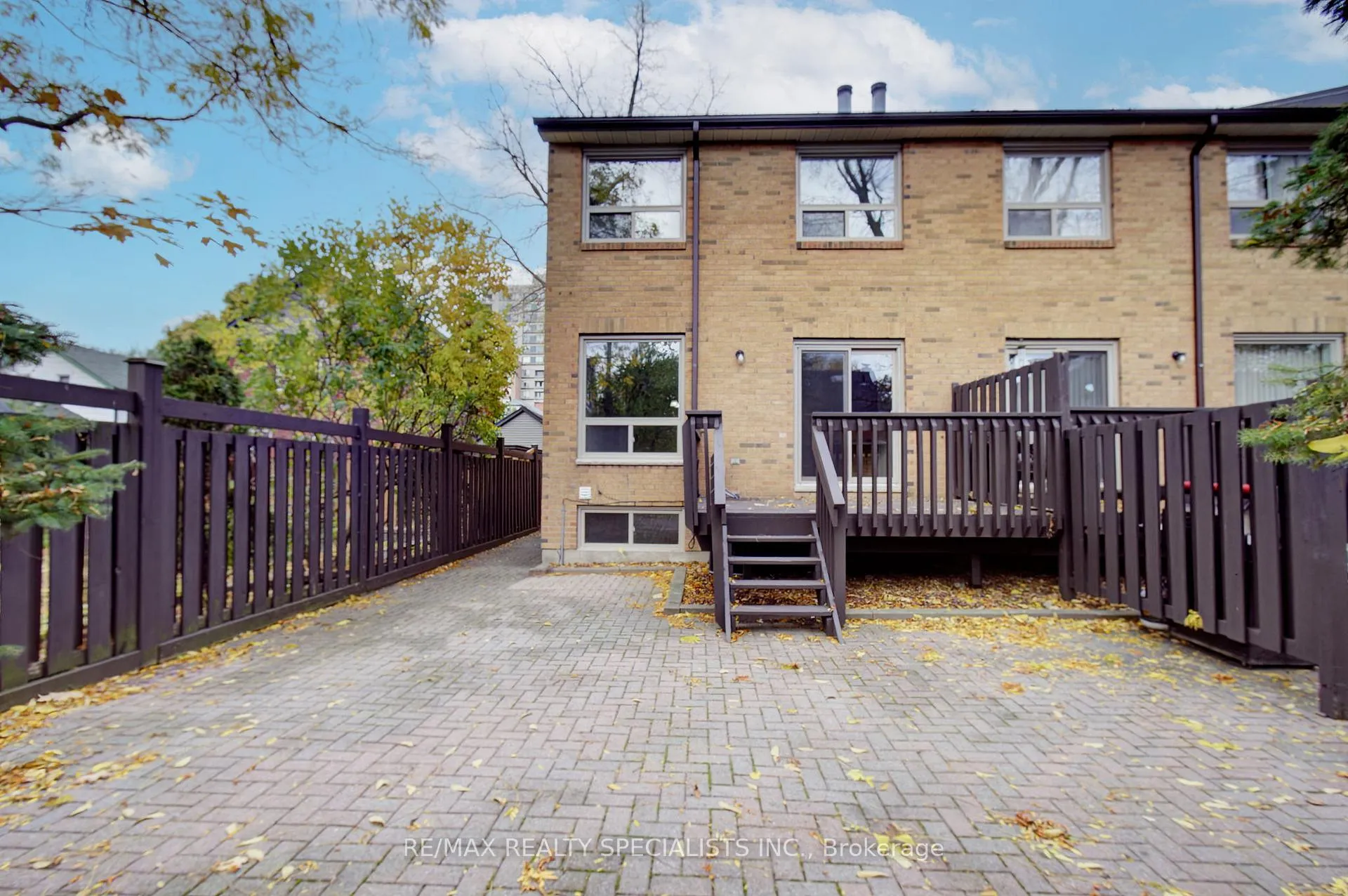 Photo 35 of 51 John Street, Brampton, Downtown Brampton — HOMEH