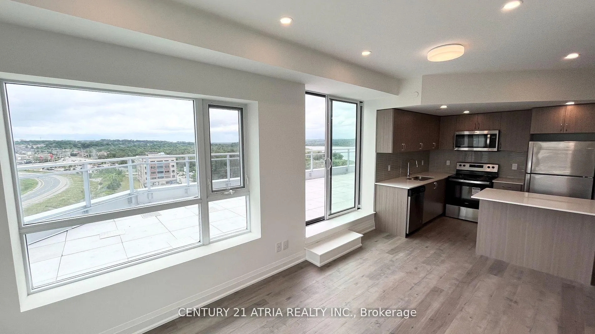 Photo 9 of Unit 1016, 58 Lakeside Terrace, Barrie, Little Lake — HOMEH