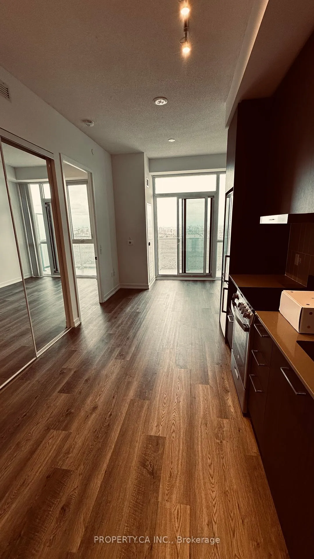 Photo 1 of Unit 3205, 195 Commerce Street, Vaughan, Vaughan Corporate Centre — HOMEH