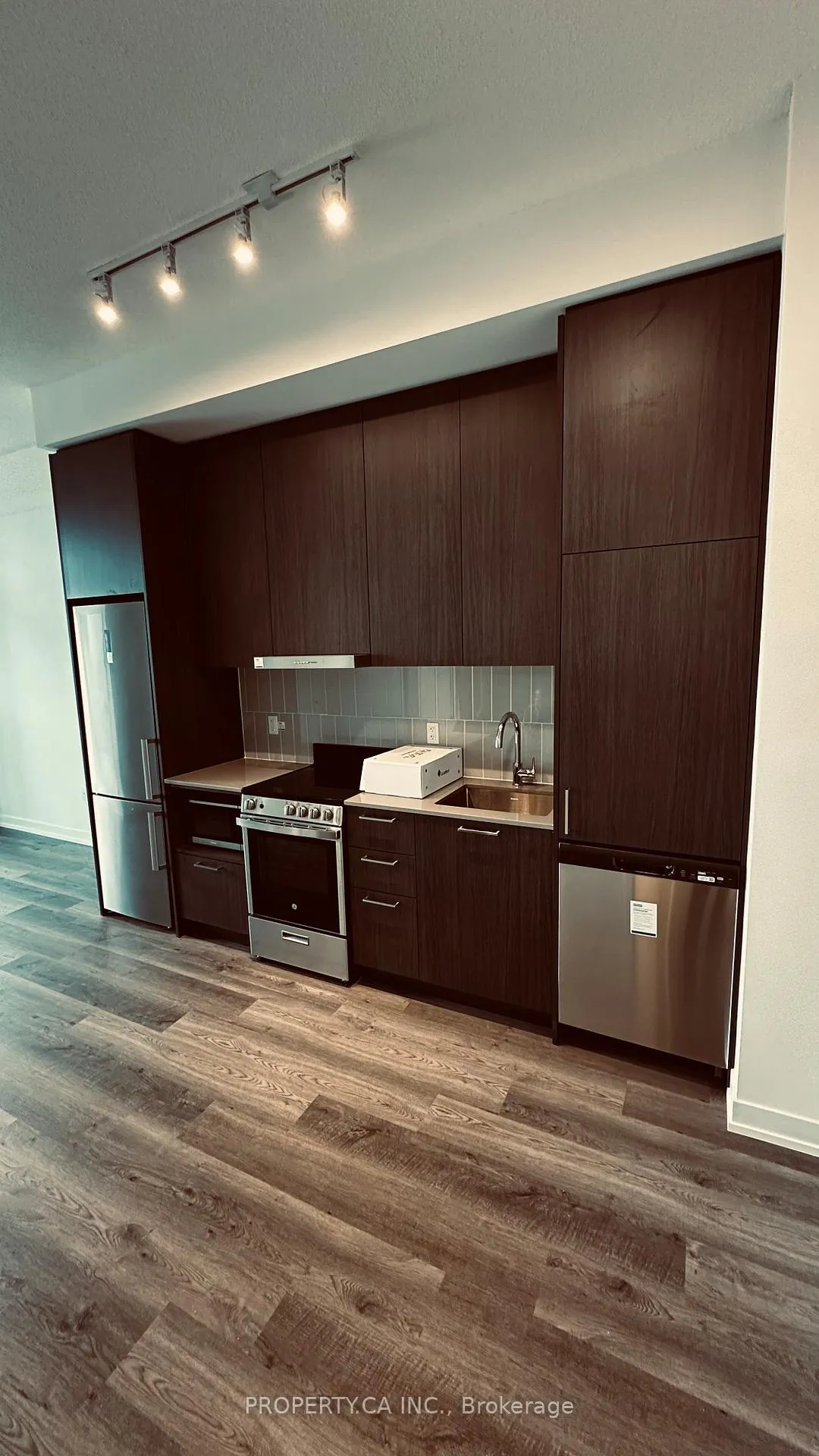 Photo 2 of Unit 3205, 195 Commerce Street, Vaughan, Vaughan Corporate Centre — HOMEH