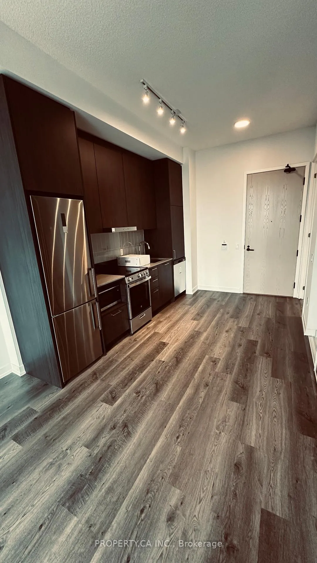 Photo 3 of Unit 3205, 195 Commerce Street, Vaughan, Vaughan Corporate Centre — HOMEH