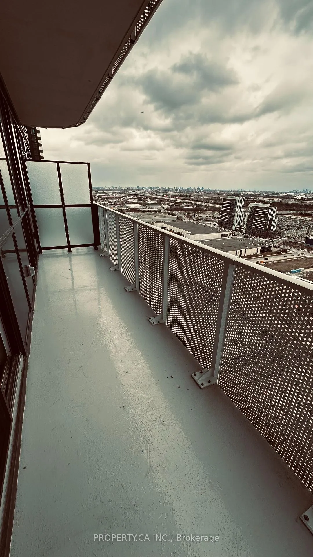 Photo 9 of Unit 3205, 195 Commerce Street, Vaughan, Vaughan Corporate Centre — HOMEH