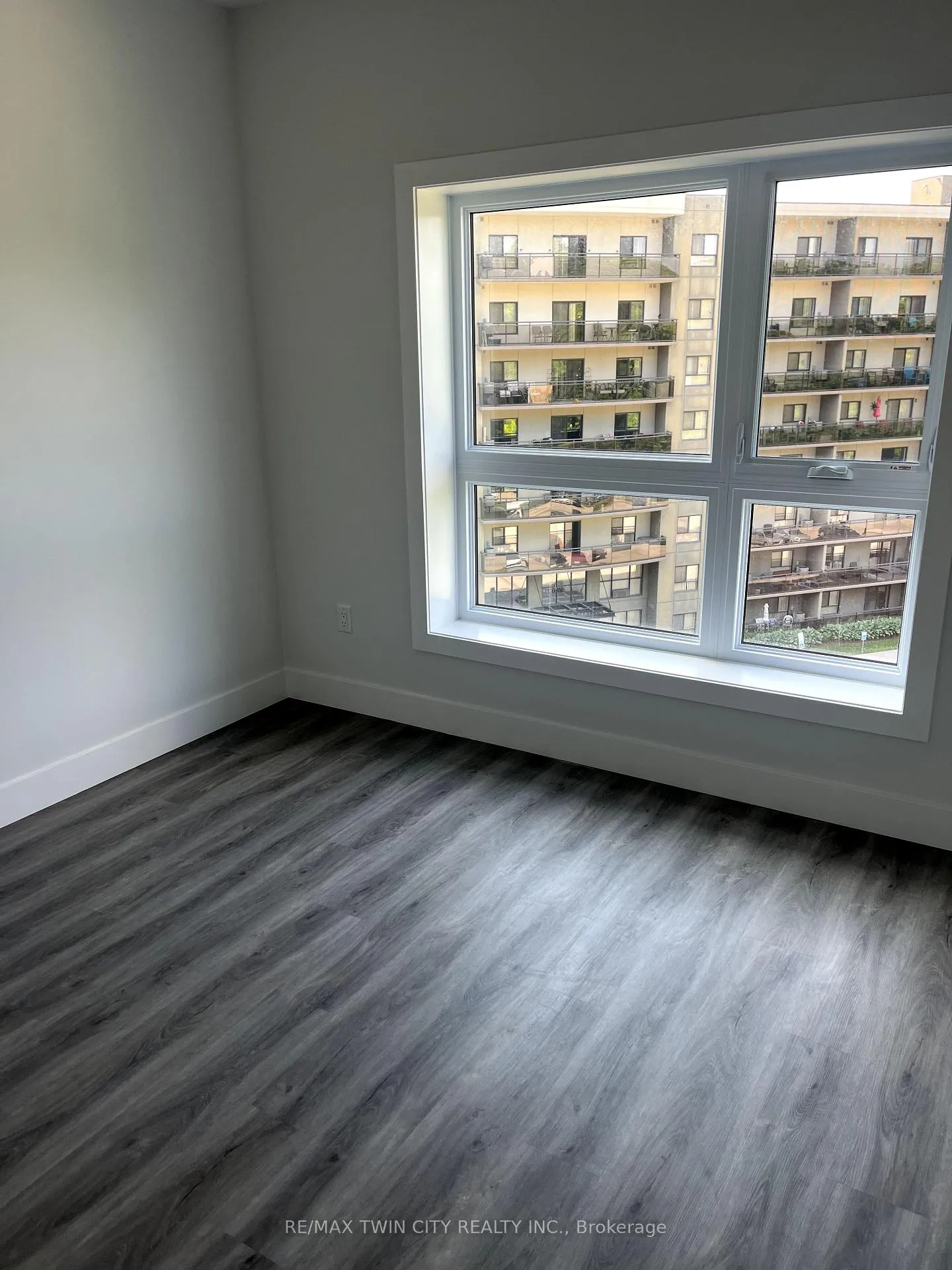 Photo 5 of Unit 409, 1000 Lackner Place, Kitchener — HOMEH