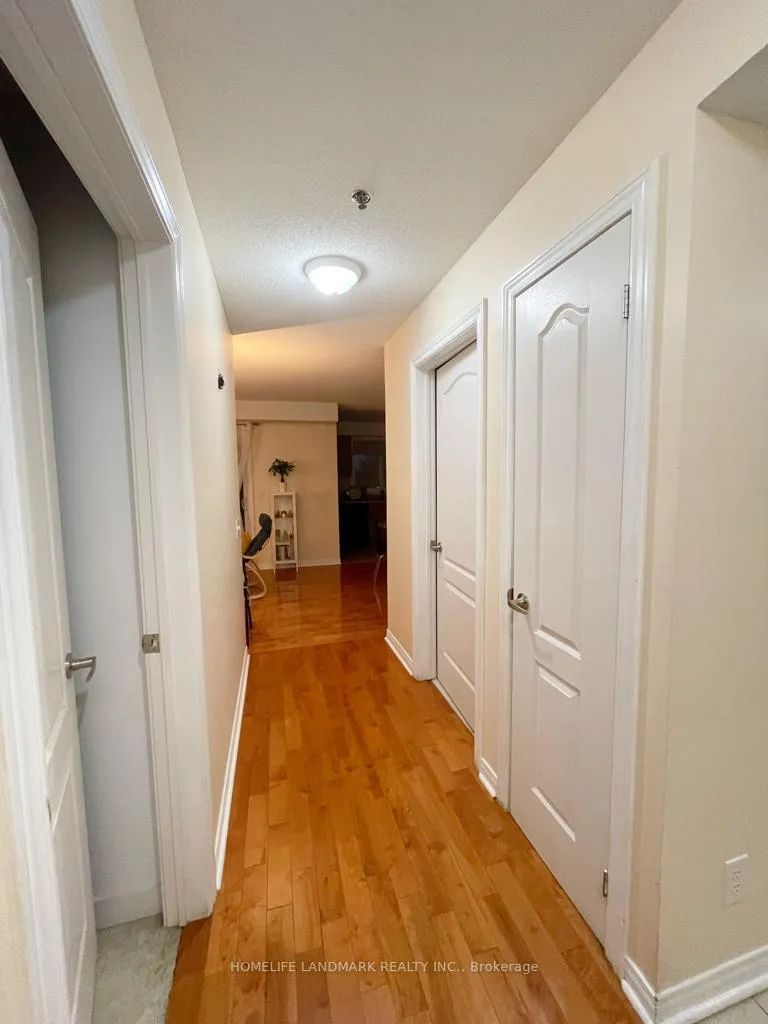 Photo 4 of Unit 3310, 4 Dayspring Circle, Brampton, Goreway Drive Corridor — HOMEH