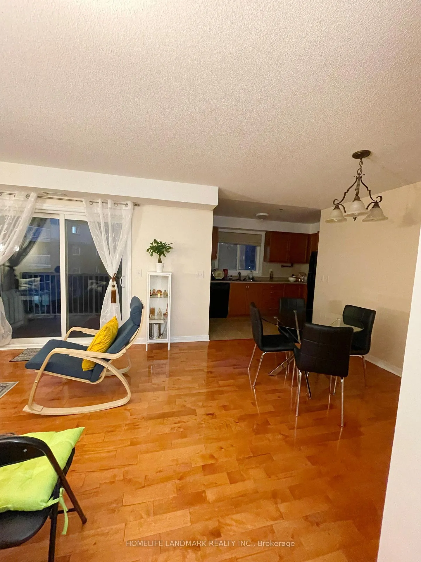 Photo 7 of Unit 3310, 4 Dayspring Circle, Brampton, Goreway Drive Corridor — HOMEH