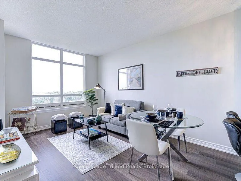 Photo 11 of Unit 814, 9245 Jane Street, Vaughan, Maple — HOMEH