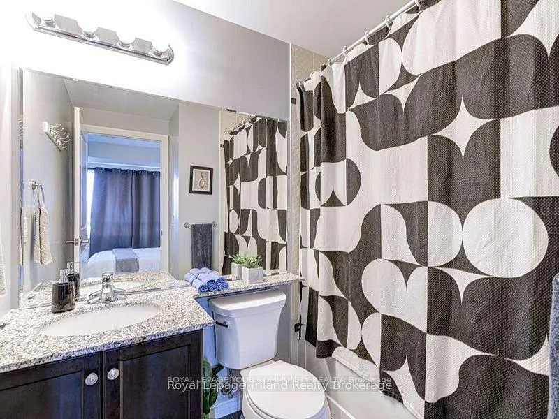 Photo 17 of Unit 814, 9245 Jane Street, Vaughan, Maple — HOMEH