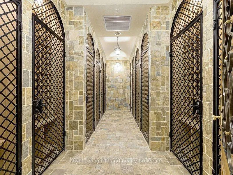 Photo 23 of Unit 814, 9245 Jane Street, Vaughan, Maple — HOMEH