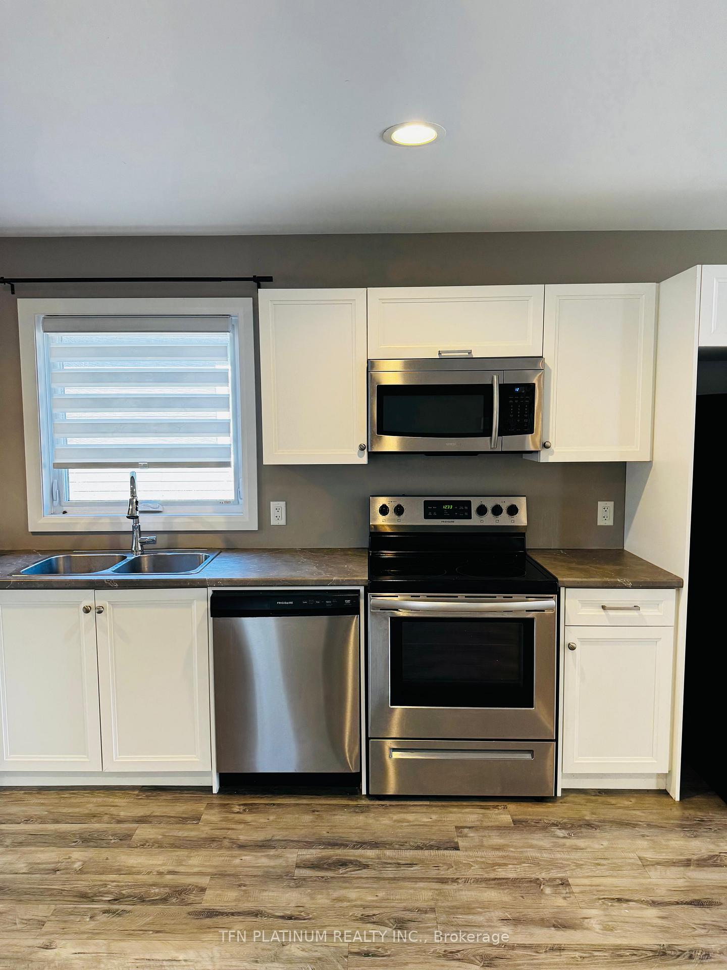 Photo 5 of 146 Moonstone Crescent, Chatham-Kent, Chatham — HOMEH