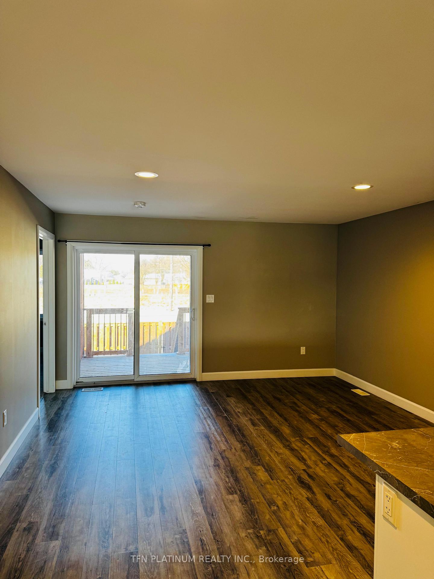 Photo 7 of 146 Moonstone Crescent, Chatham-Kent, Chatham — HOMEH