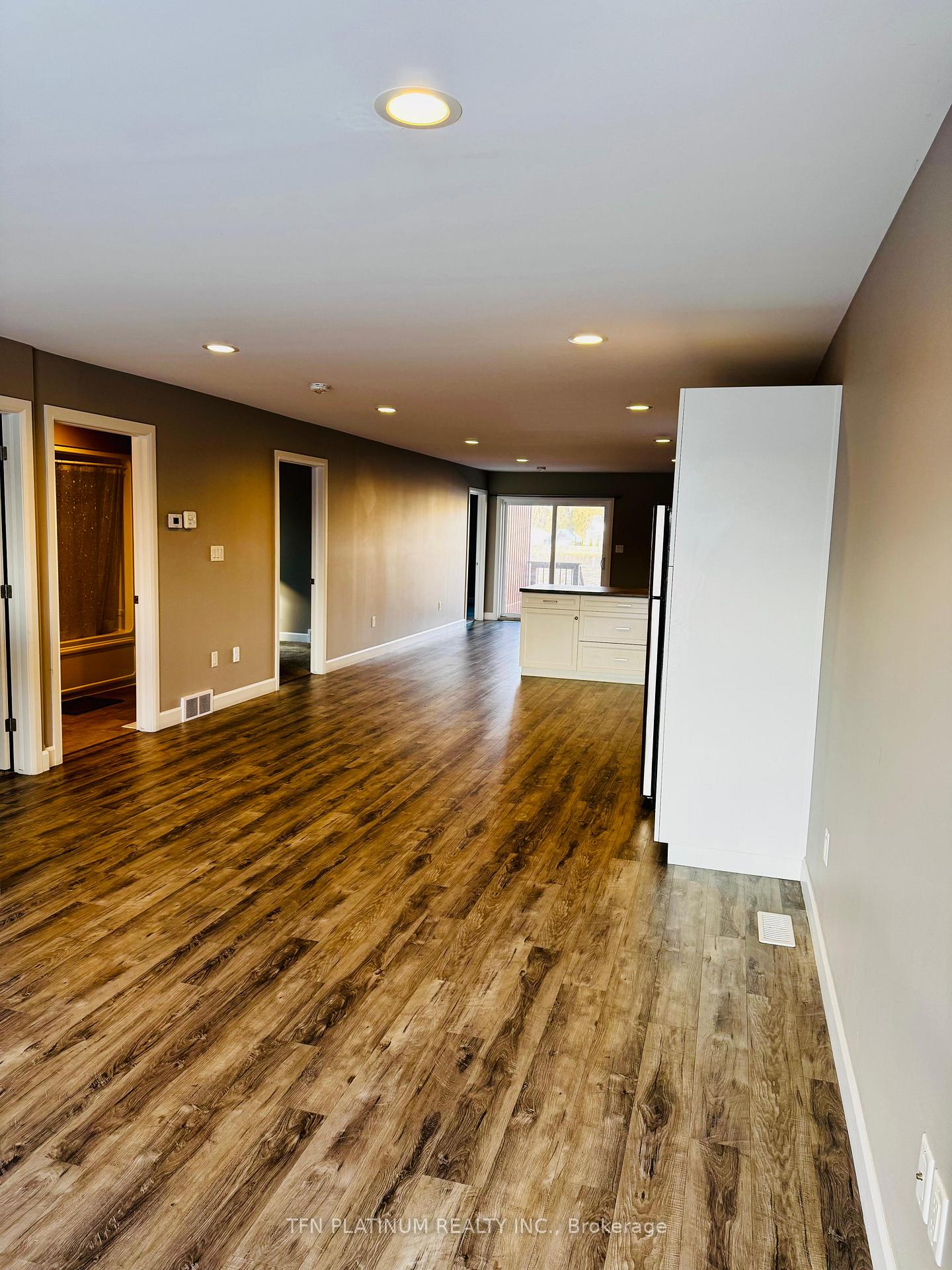 Photo 8 of 146 Moonstone Crescent, Chatham-Kent, Chatham — HOMEH